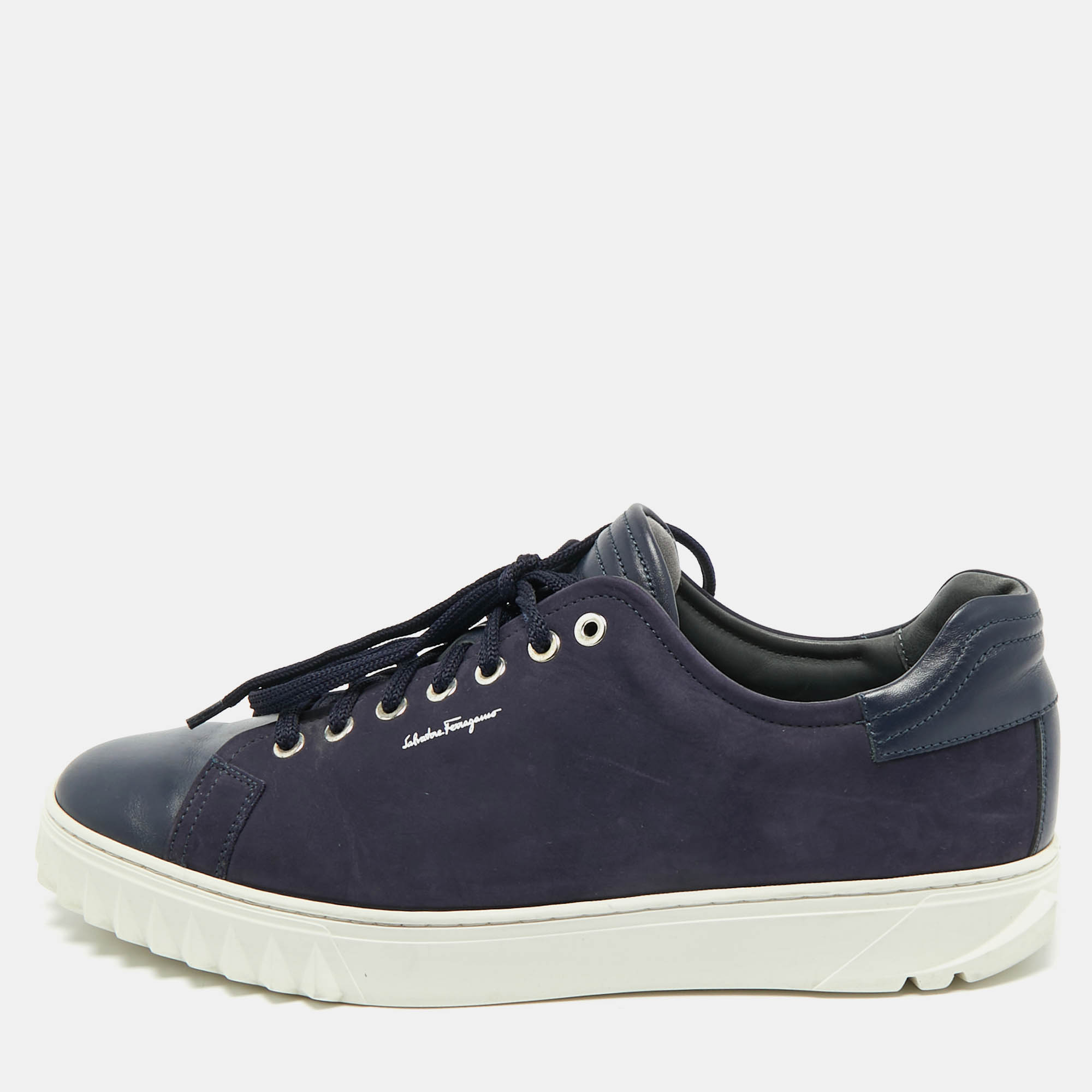 Salvatore Ferragamo Navy Blue Leather and Nubuck Leather Low Top Sneakers Size 43.5
Salvatore Ferragamo Navy Blue Leather and Nubuck Leather Low Top Sneakers Size 43.5