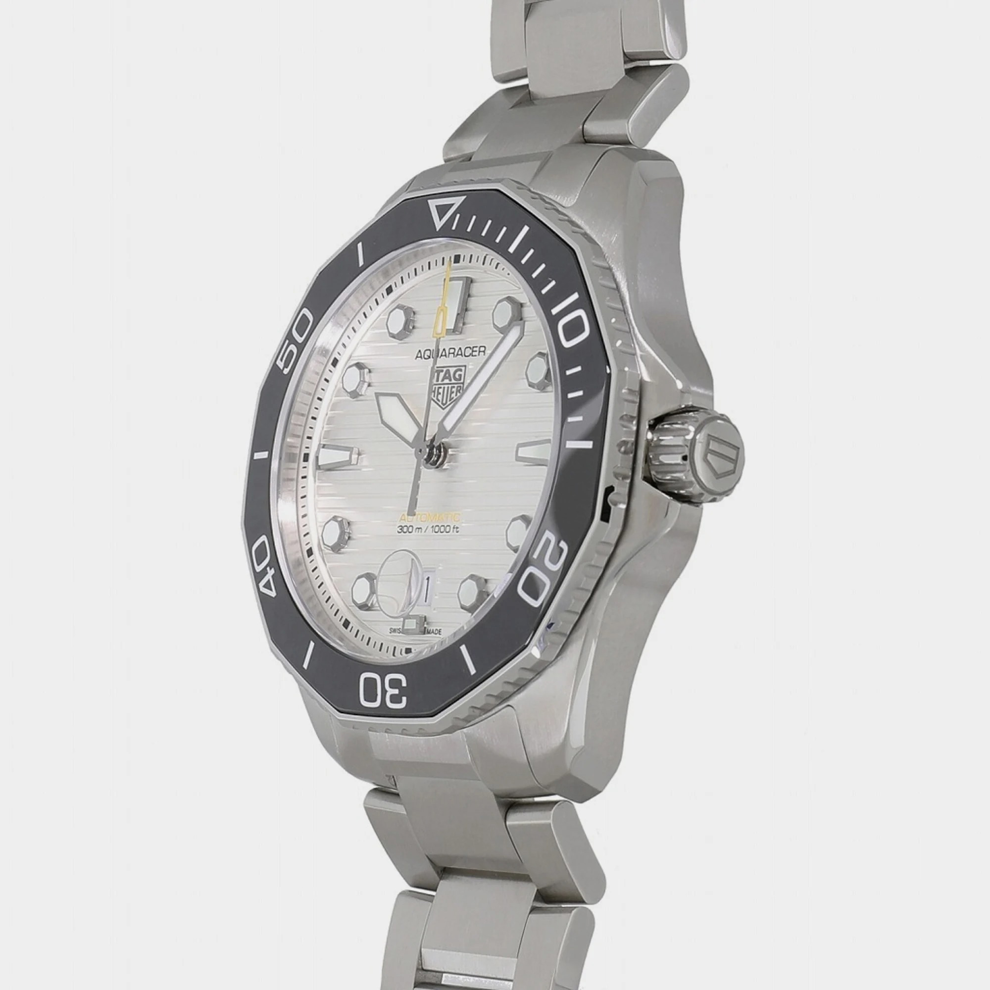 Tag Heuer Silver Stainless Steel Aquaracer WBP201C.BA0632 Automatic Men's Wristwatch 43 mm
Tag Heuer Silver Stainless Steel Aquaracer WBP201C.BA0632 Automatic Men's Wristwatch 43 mm