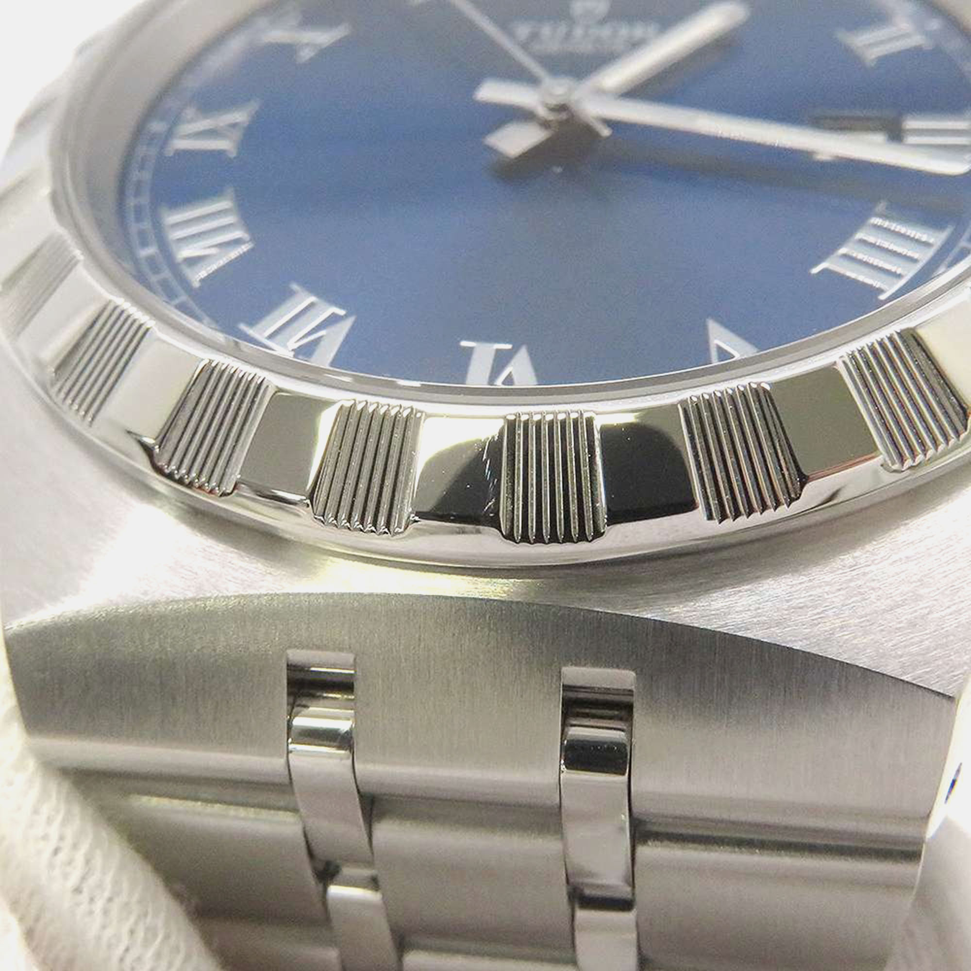 Tudor Blue Stainless Steel Royal M28600-0005 Automatic Men's Wristwatch 41 Mm