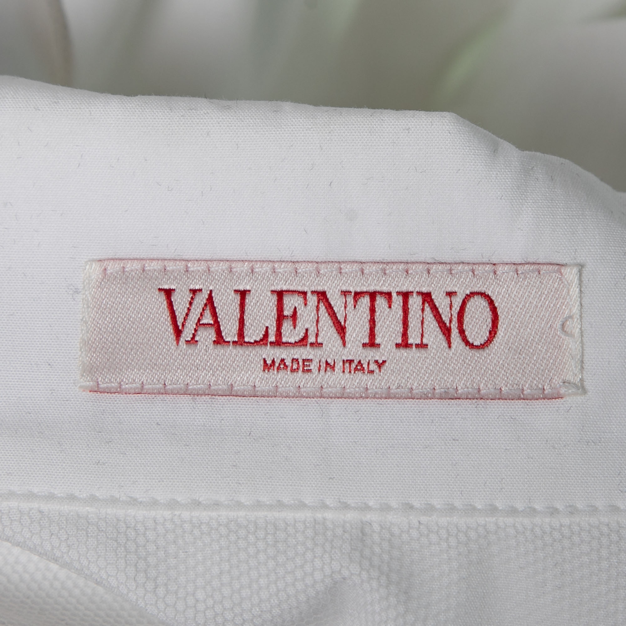 Valentino White Floral Patterned Tulle Inset Cotton Short Sleeve Shirt (IT 50
Valentino White Floral Patterned Tulle Inset Cotton Short Sleeve Shirt (IT 50
