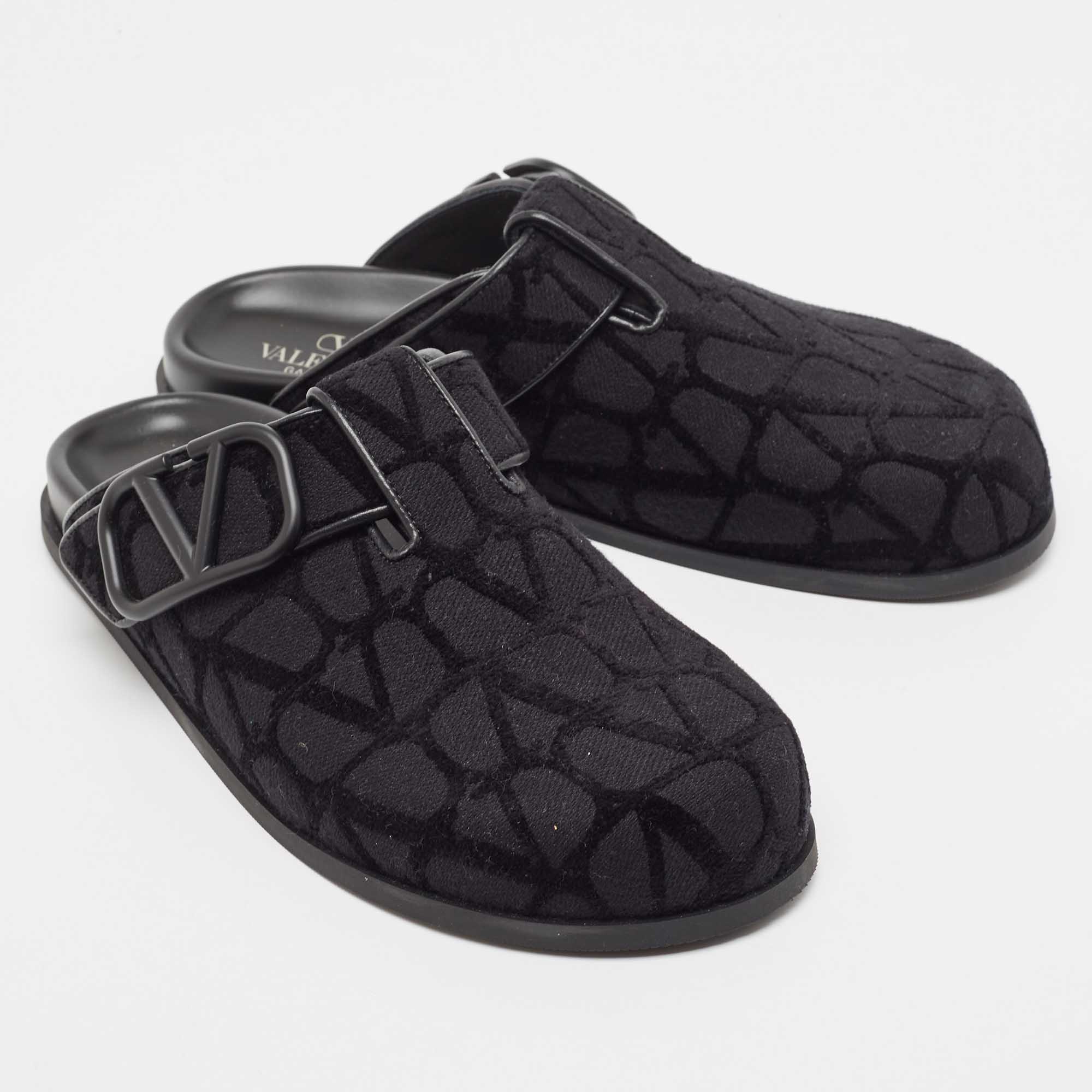Valentino Garavani Black Fabric And Leather Toile Iconographe VLogo Mules Size 42