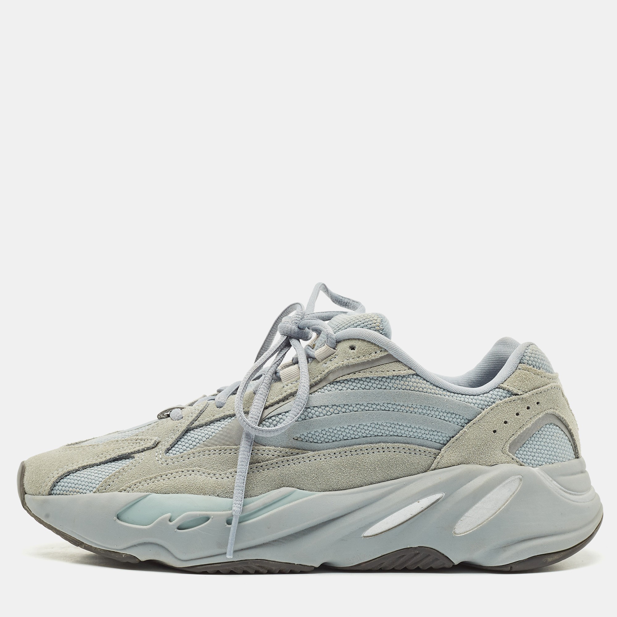 Yeezy x Adidas Blue Canvas and Suede Boost 700 V2 Hospital Blue Sneakers Size 43 1/3
Yeezy x Adidas Blue Canvas and Suede Boost 700 V2 Hospital Blue Sneakers Size 43 1/3