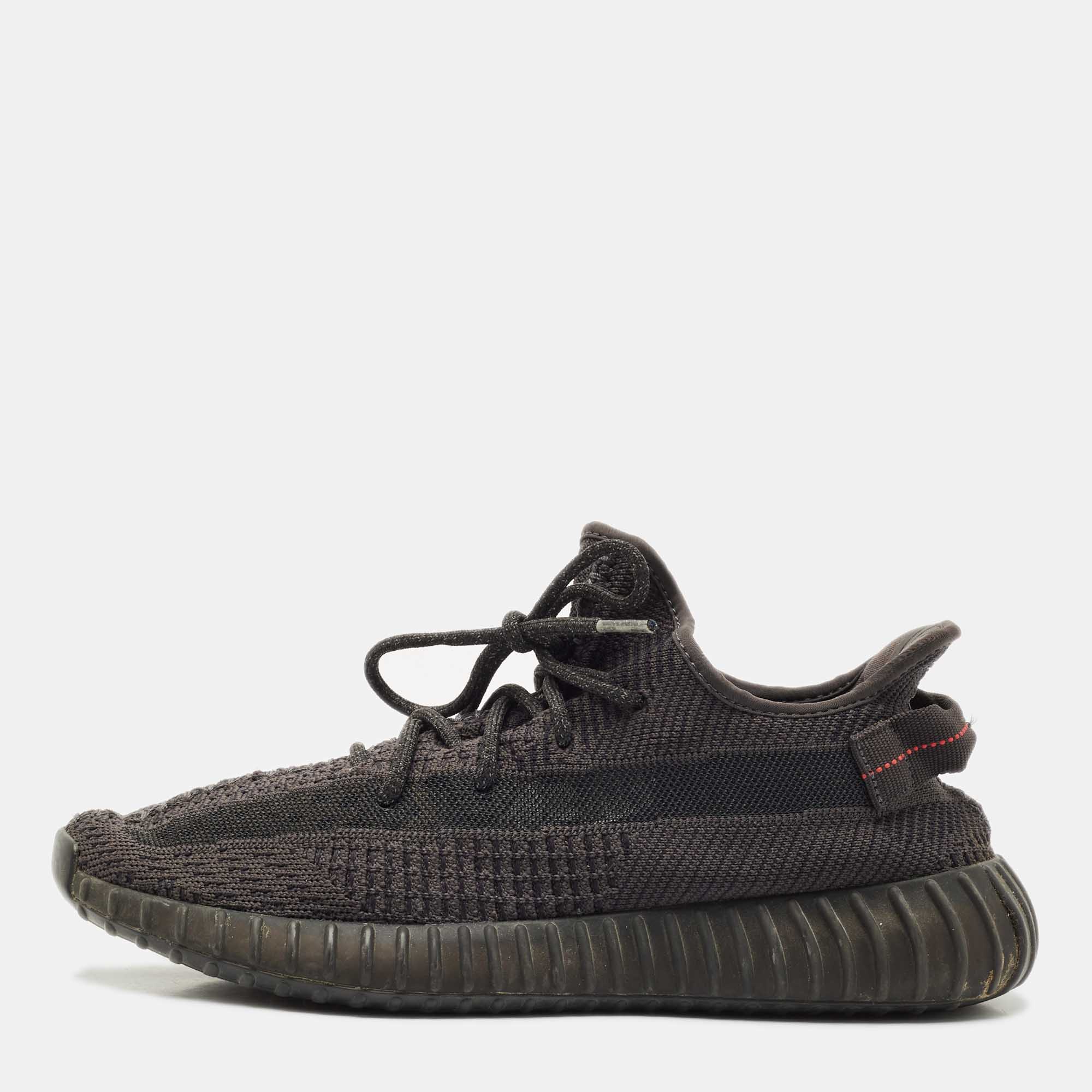 Yeezy x Adidas Black Knit Fabric Boost 350 V2 Black Cinder Low Top Sneakers Size 44 1/3
Yeezy x Adidas Black Knit Fabric Boost 350 V2 Black Cinder Low Top Sneakers Size 44 1/3