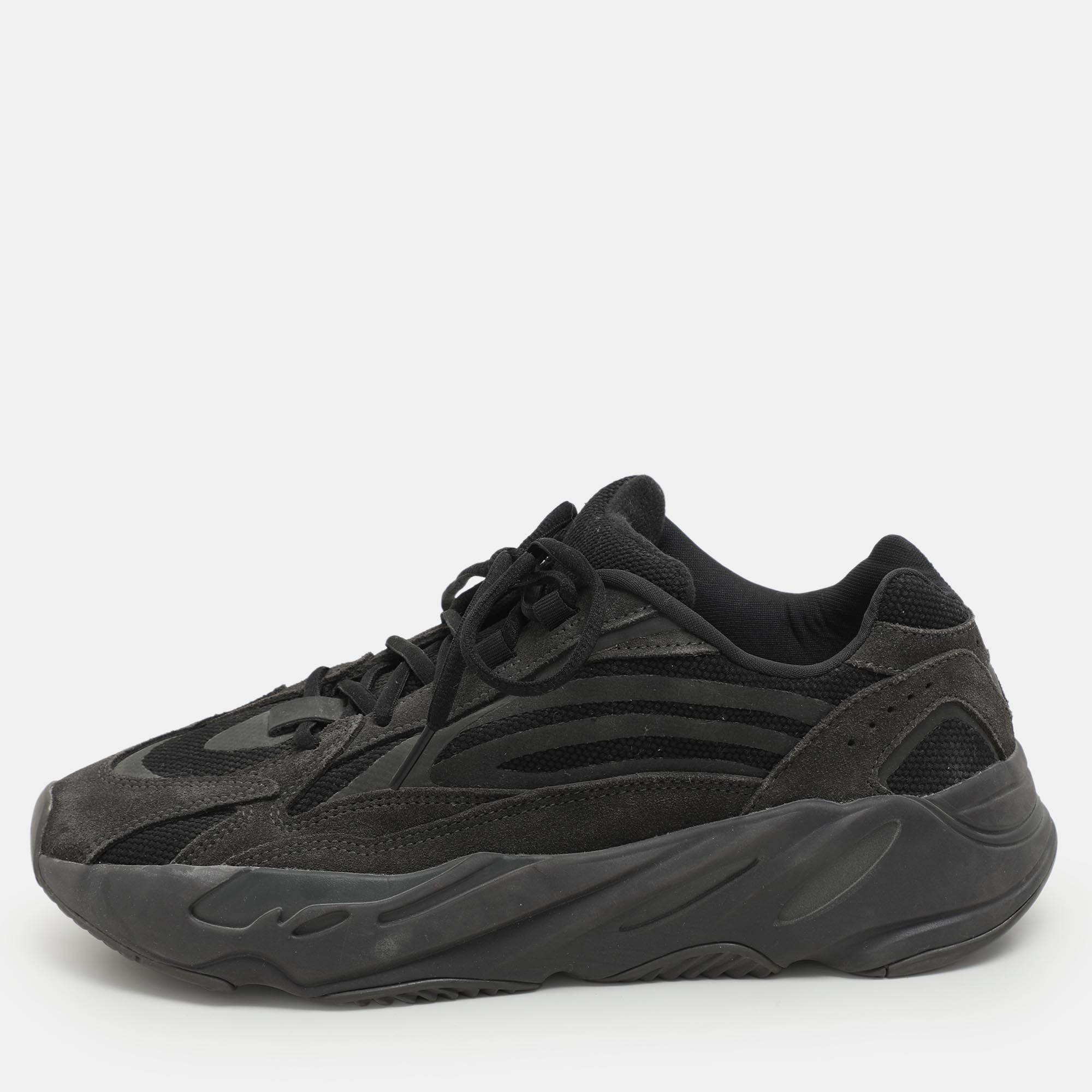Yeezy x Adidas Black/Grey Suede And Canvas Boost 700 V2 Vanta Sneakers Size 42 2/3
Yeezy x Adidas Black/Grey Suede And Canvas Boost 700 V2 Vanta Sneakers Size 42 2/3