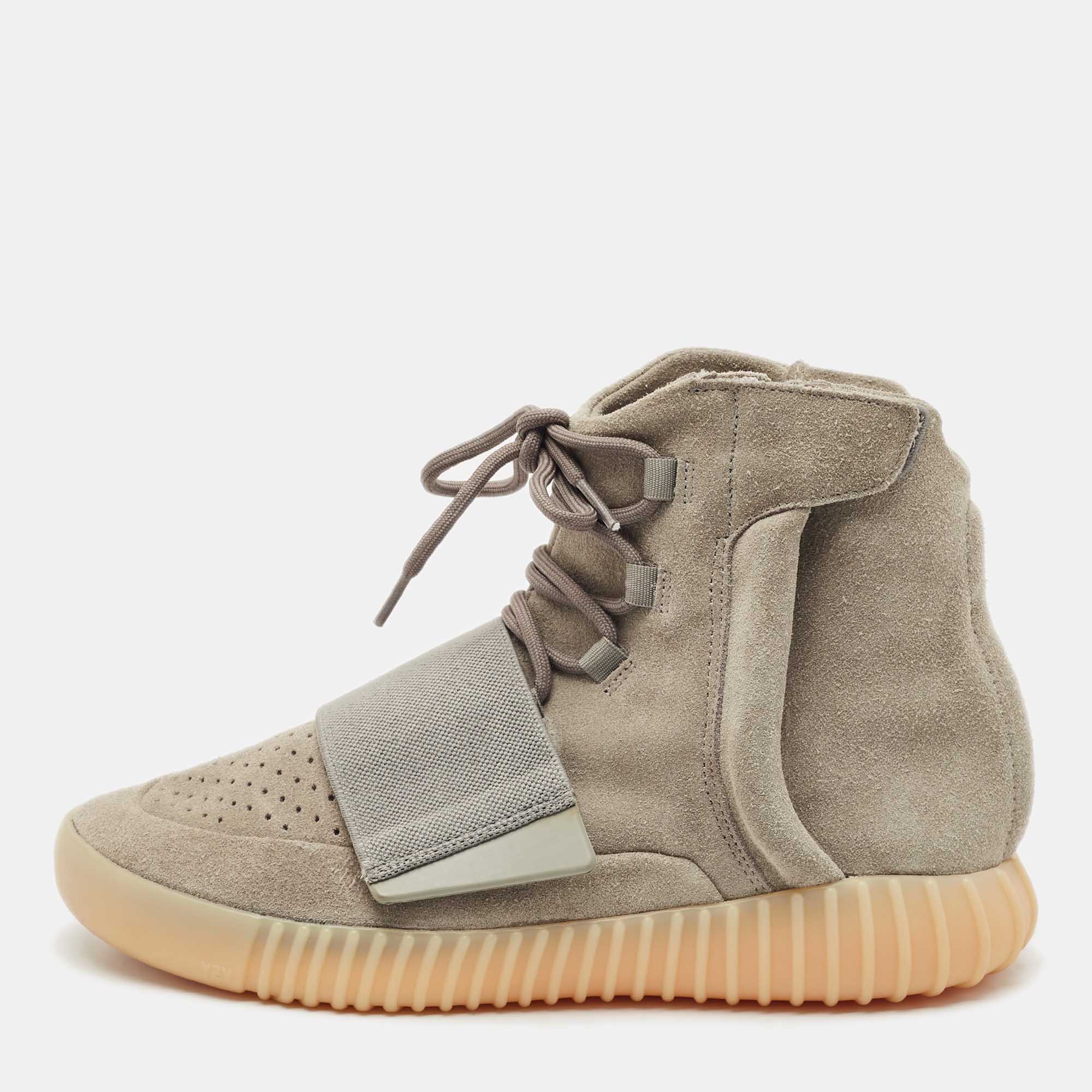 Yeezy x Adidas Grey Suede Boost 750 Light Grey Glow In the Dark Midweek Heat Sneakers Size 42 2/3
Yeezy x Adidas Grey Suede Boost 750 Light Grey Glow In the Dark Midweek Heat Sneakers Size 42 2/3