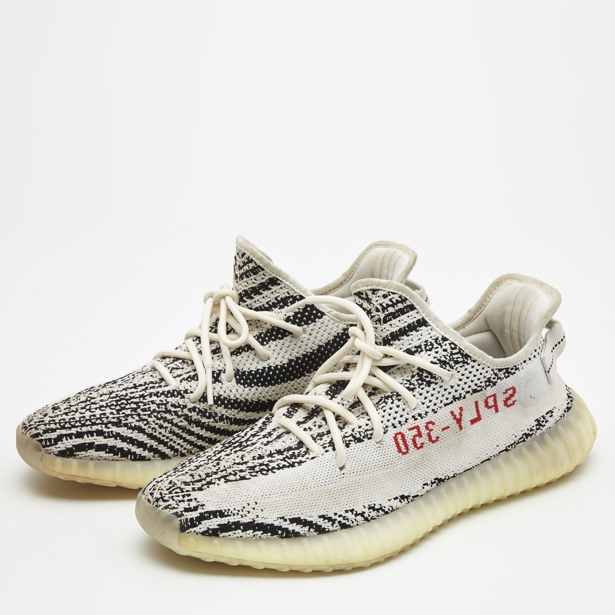 Yeezy x Adiddas White/Black Knit Fabric 350 V2 White Core sneakers Size 46 2/3
Yeezy x Adiddas White/Black Knit Fabric 350 V2 White Core sneakers Size 46 2/3