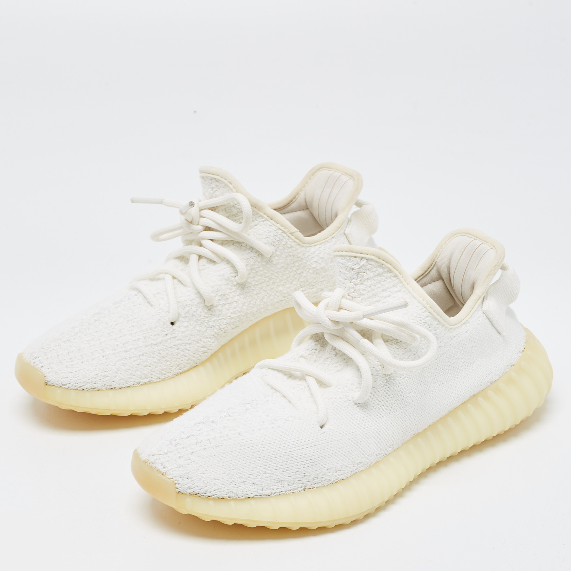 Yeezy x Adidas White Knit Fabric Boost 350 V2 Triple White Sneakers Size 38 2/3
Yeezy x Adidas White Knit Fabric Boost 350 V2 Triple White Sneakers Size 38 2/3