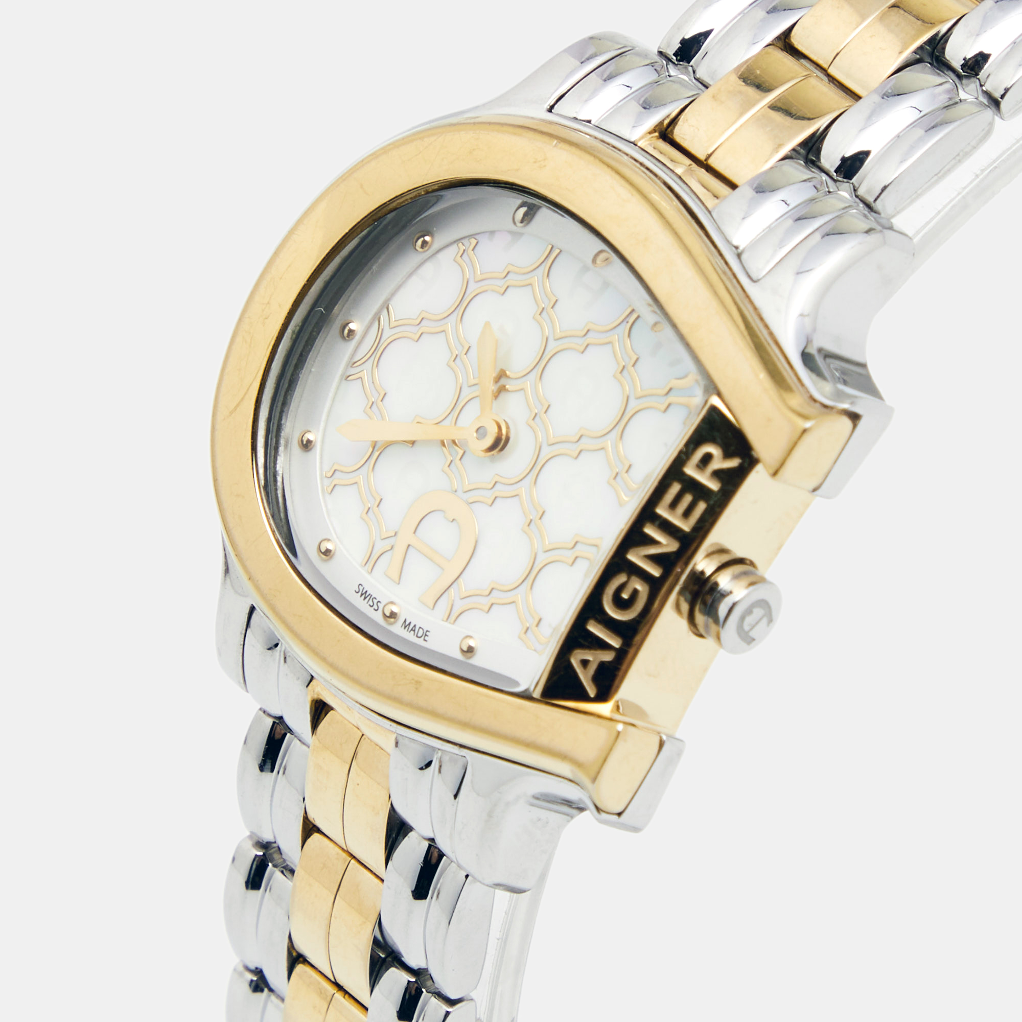 Aigner Mother of Pearl Two Tone Stainless Steel Cesena A132200 Women's, White
Aigner Mother of Pearl Two Tone Stainless Steel Cesena A132200 Women's, White