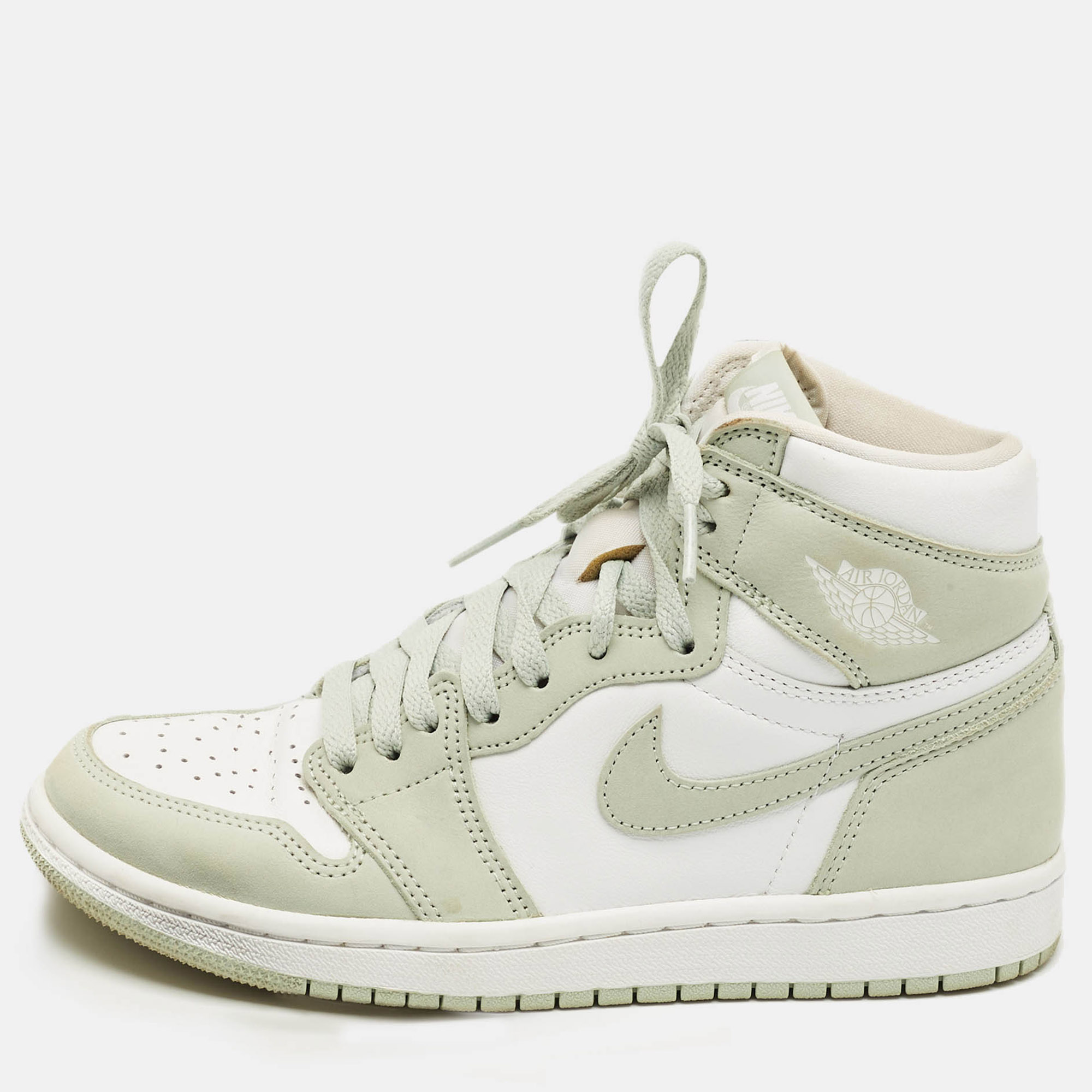 Air Jordans Green/White Leather Jordan 1 Retro High OG Seafoam Sneakers Size 37.5
Air Jordans Green/White Leather Jordan 1 Retro High OG Seafoam Sneakers Size 37.5