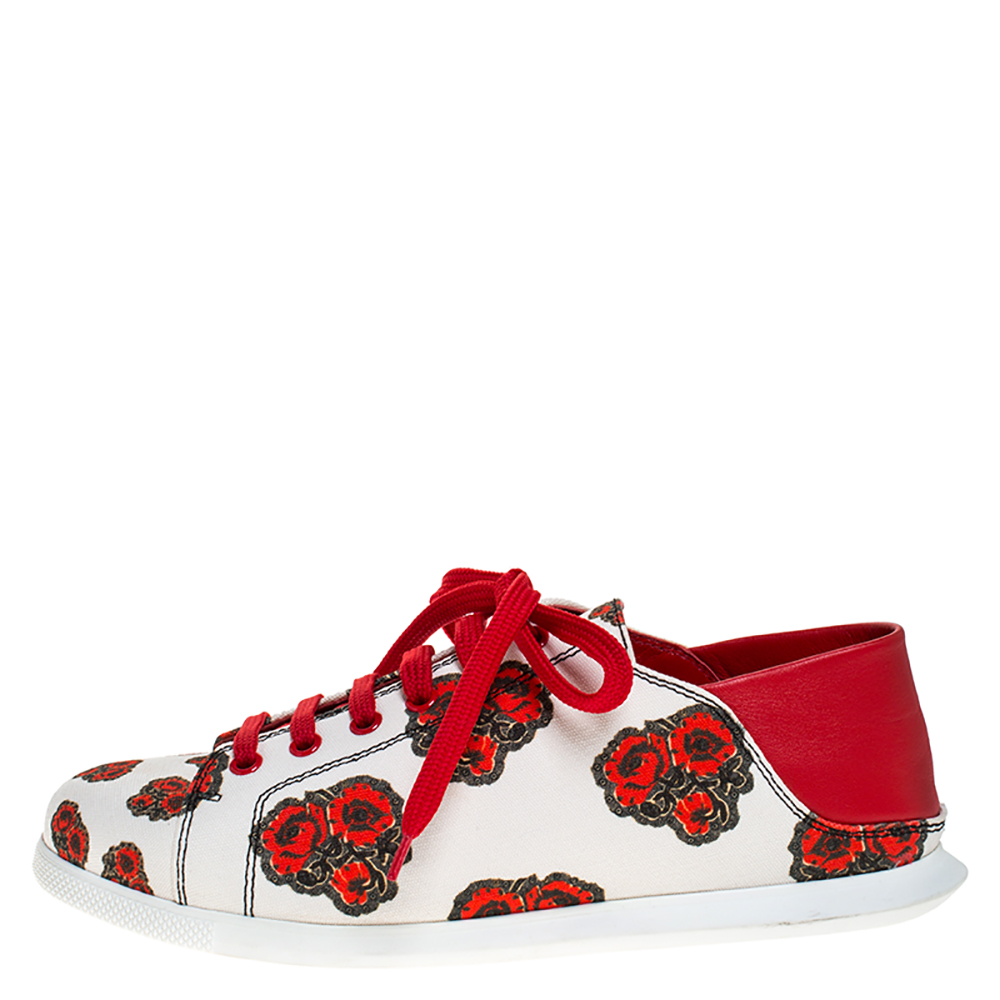 Alexander McQueen White/Red Leather And Floral Canvas Low Top Sneakers Size
Alexander McQueen White/Red Leather And Floral Canvas Low Top Sneakers Size