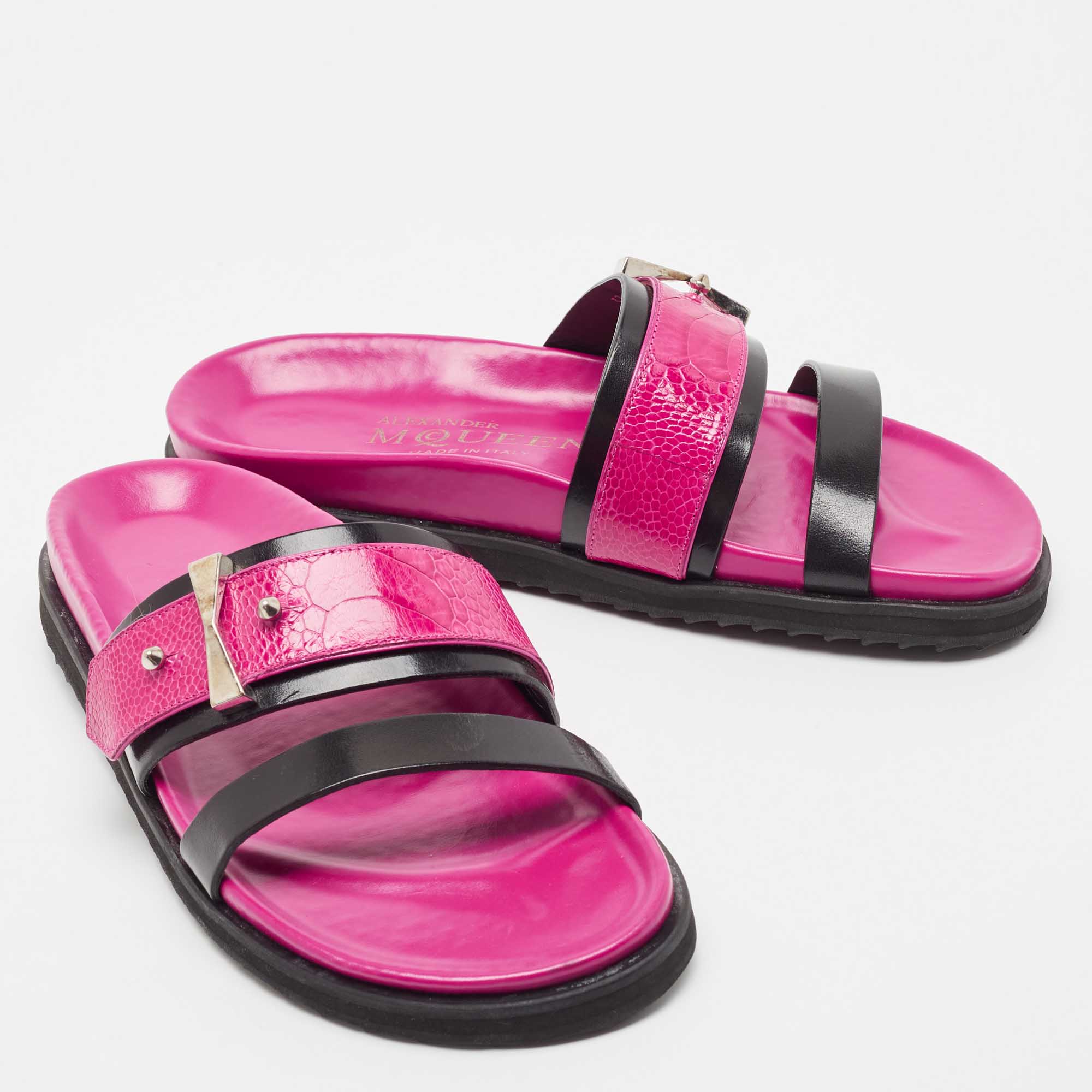 Alexander McQueen Pink/Black Ostrich Embossed And Leather Flat Sandals Size 38