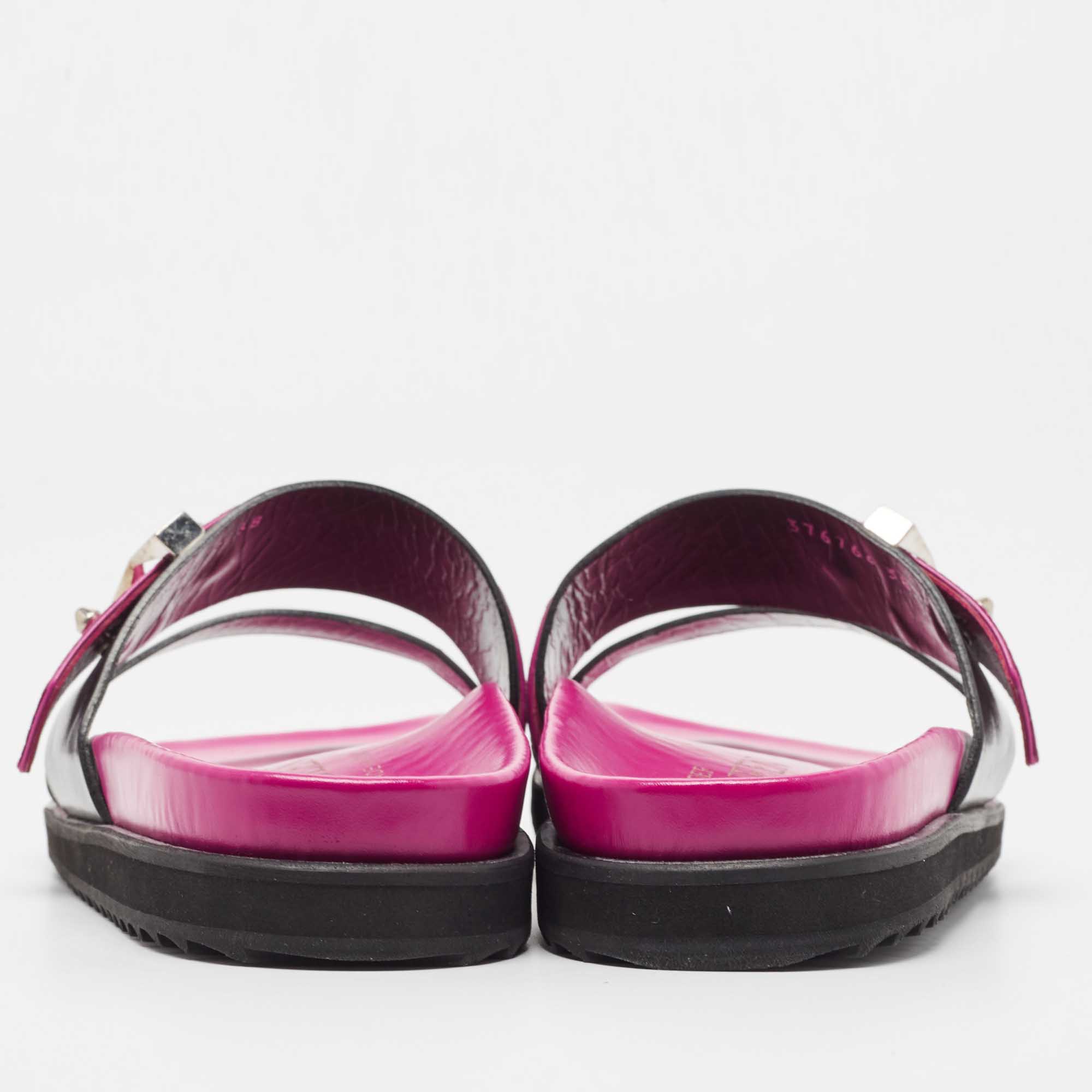Alexander McQueen Pink/Black Ostrich Embossed And Leather Flat Sandals Size 38