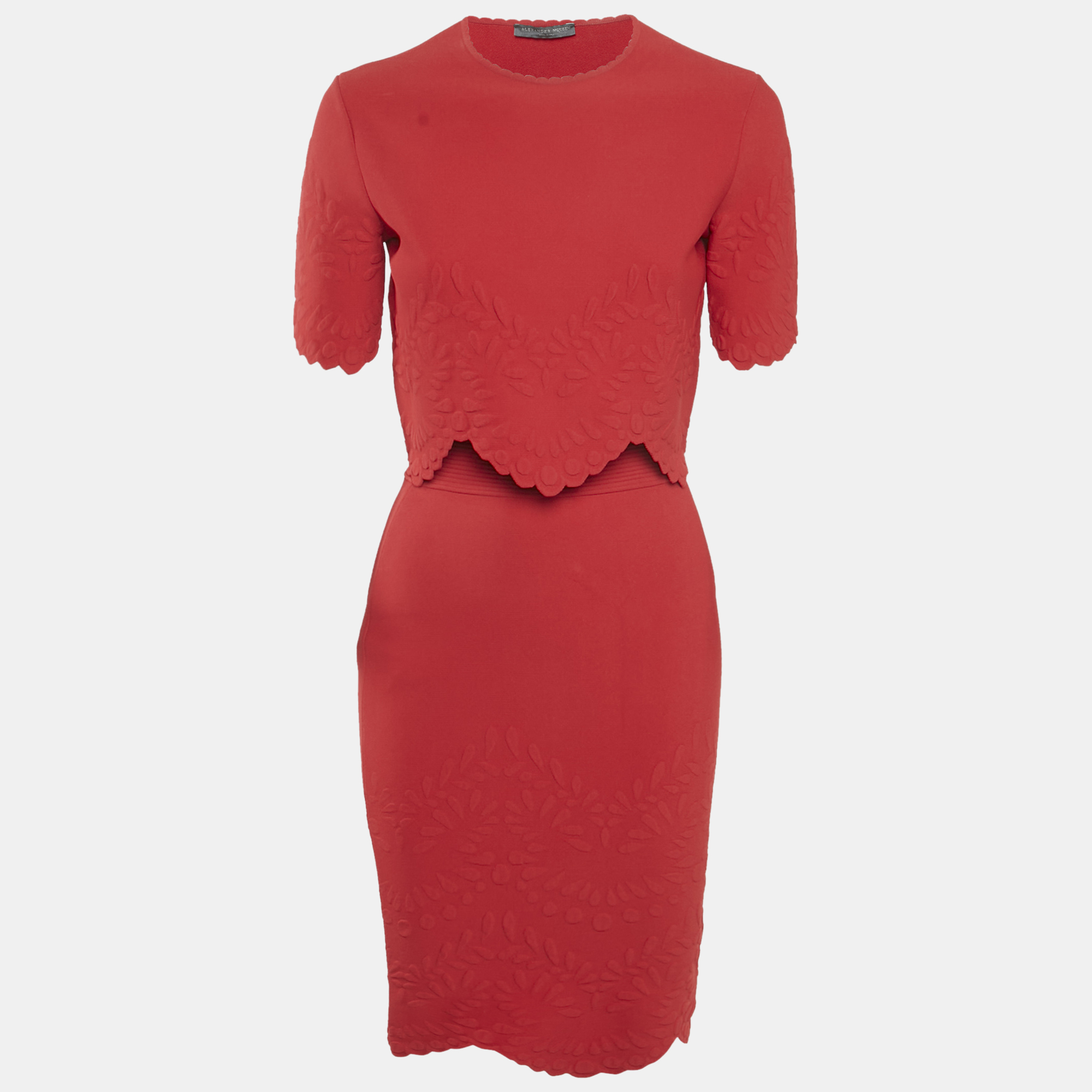 Alexander McQueen Red Textured Stretch Knit Scallop Hem Top and Skirt Set M/XS
Alexander McQueen Red Textured Stretch Knit Scallop Hem Top and Skirt Set M/XS