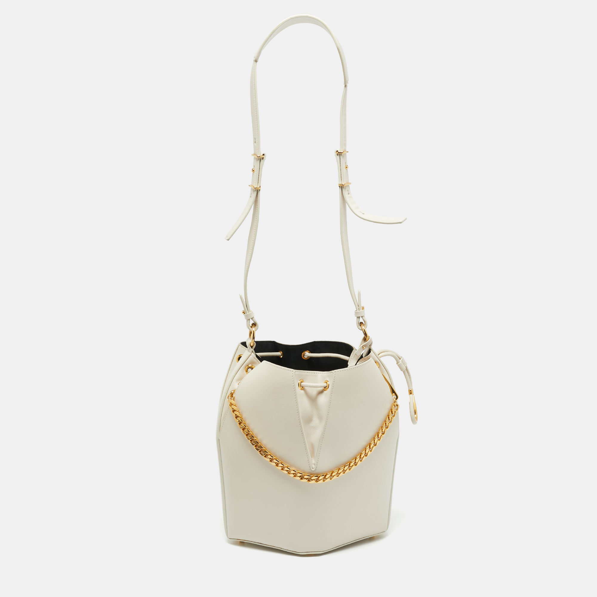 Alexander McQueen The Bucket Off White Leather Bag
Alexander McQueen The Bucket Off White Leather Bag