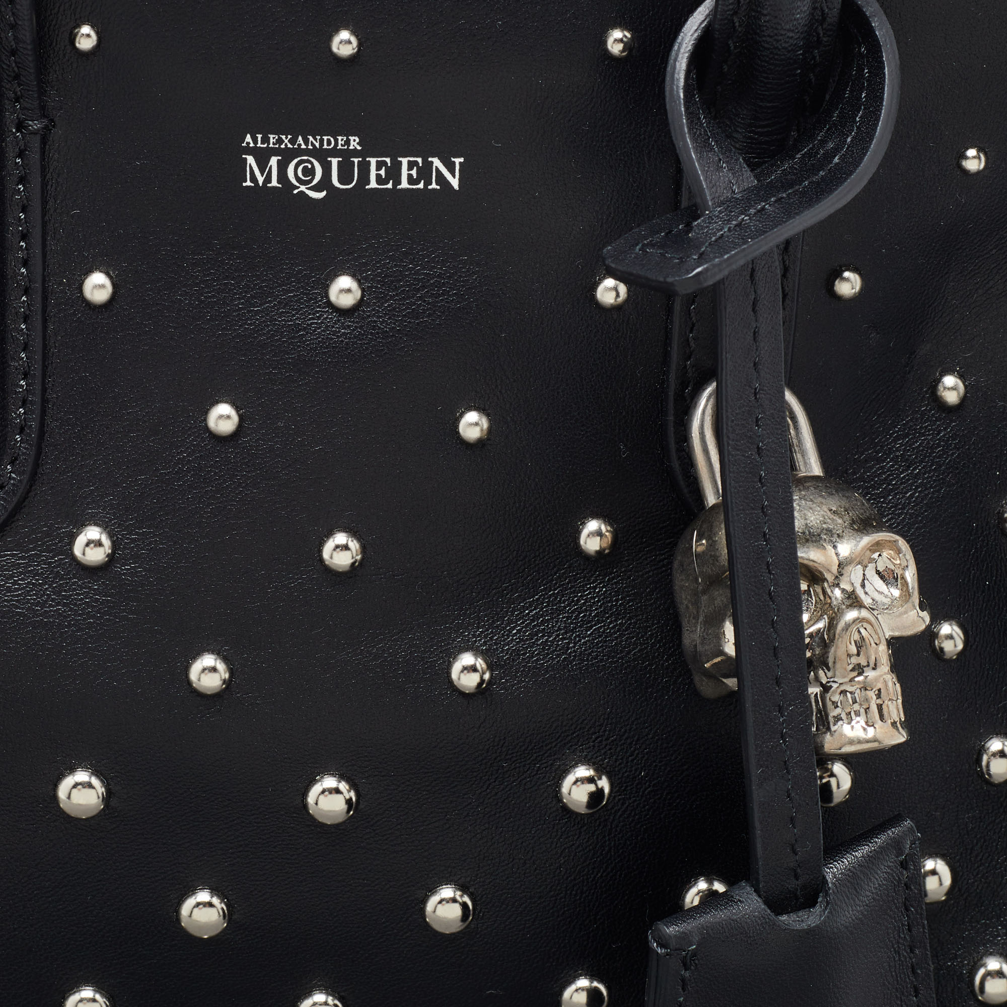 Alexander McQueen Black/White Studded Leather Mini Skull Padlock Zip Tote