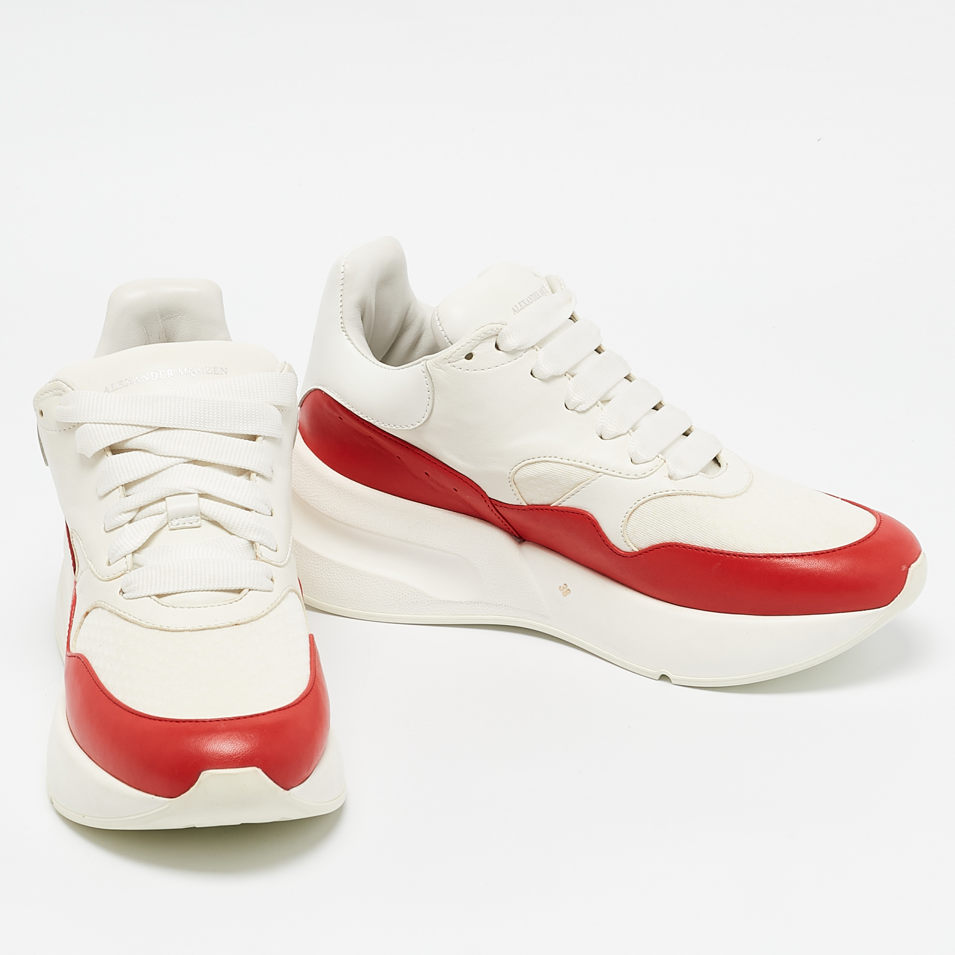 Alexander McQueen White/Red Leather And Mesh Oversized Runner Low Top Sneakers Size 38