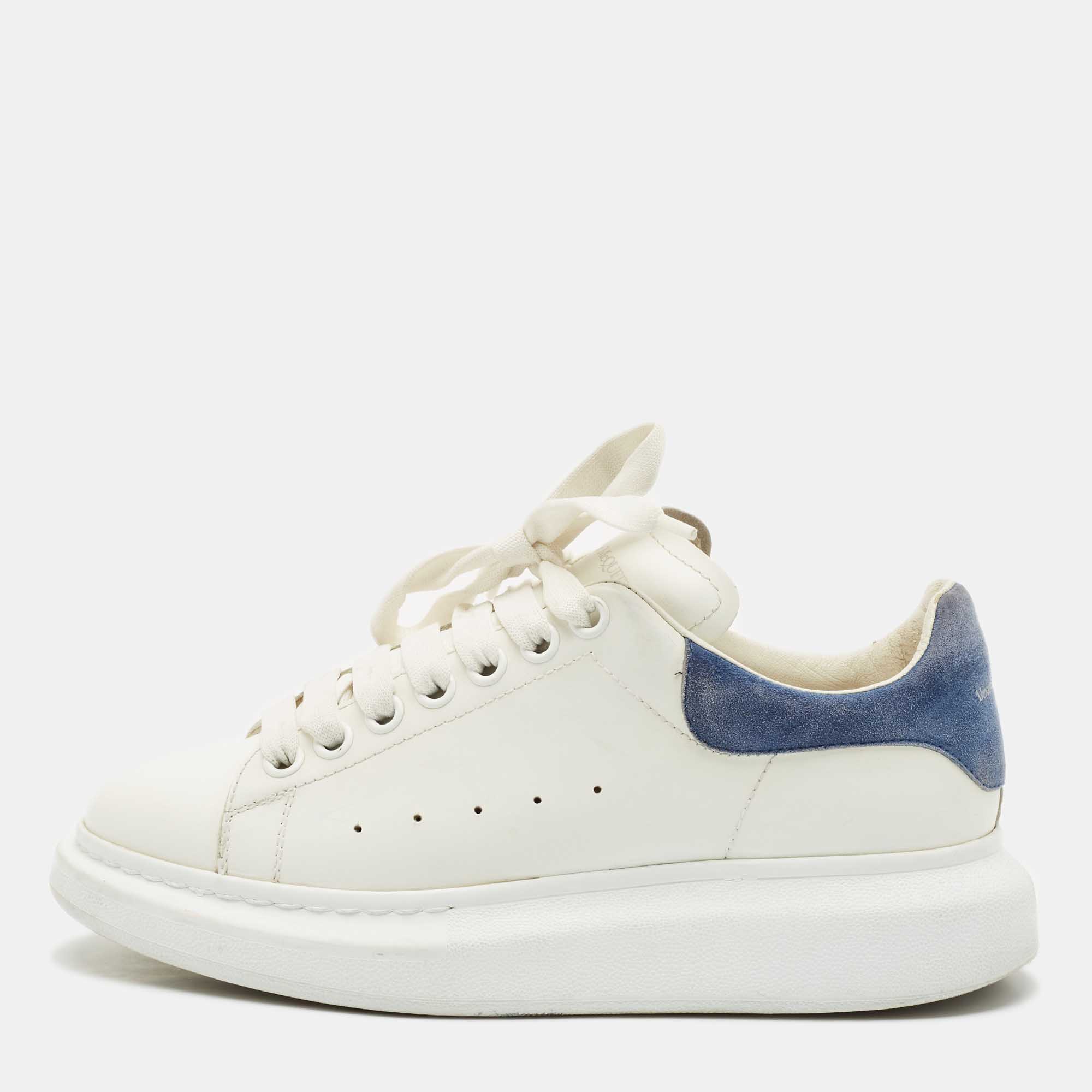 Alexander McQueen Blue/White Leather and Suede Oversized Lace Up Sneakers Size
Alexander McQueen Blue/White Leather and Suede Oversized Lace Up Sneakers Size