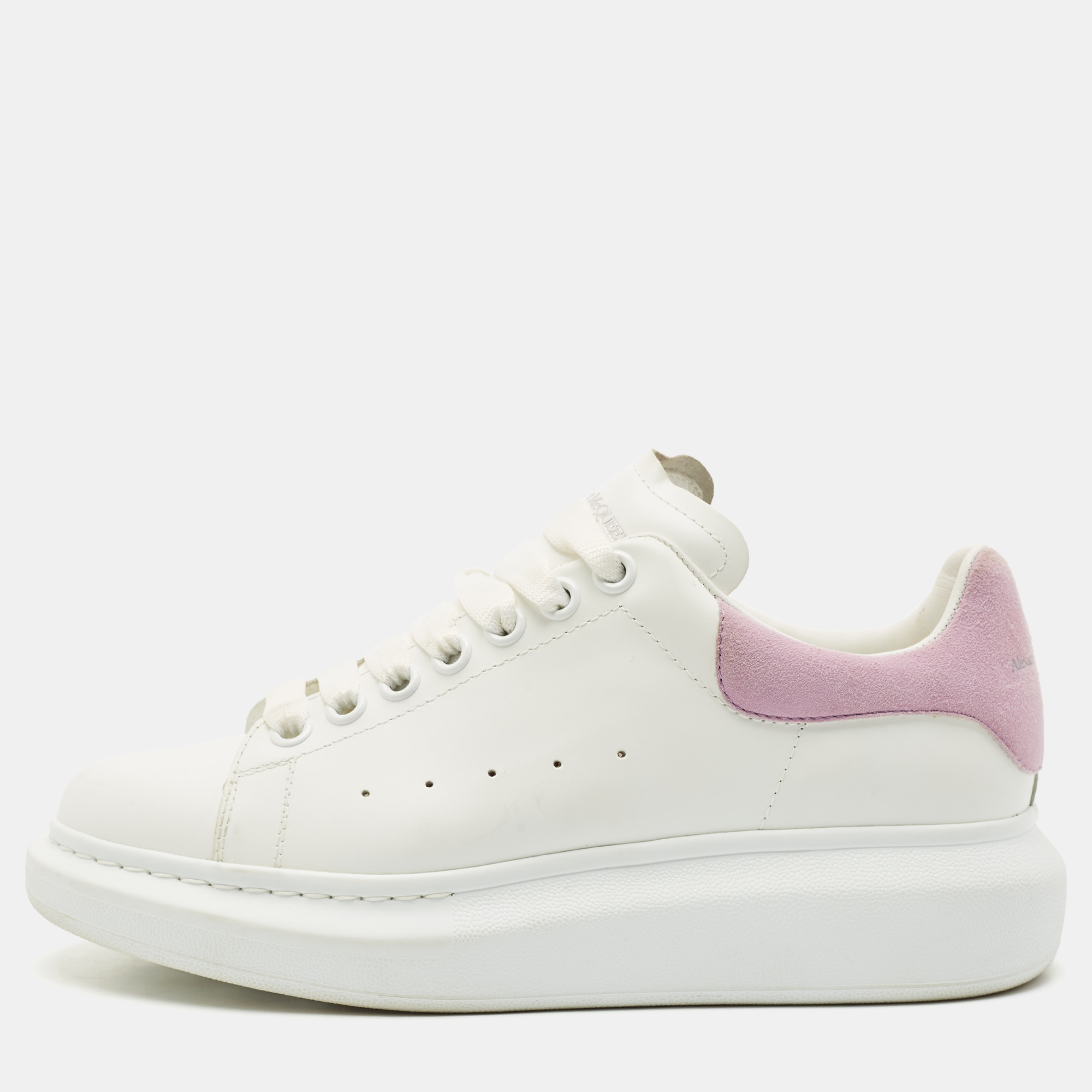Alexander McQueen White/Purple Leather and Suede Oversized Sneakers Size
Alexander McQueen White/Purple Leather and Suede Oversized Sneakers Size