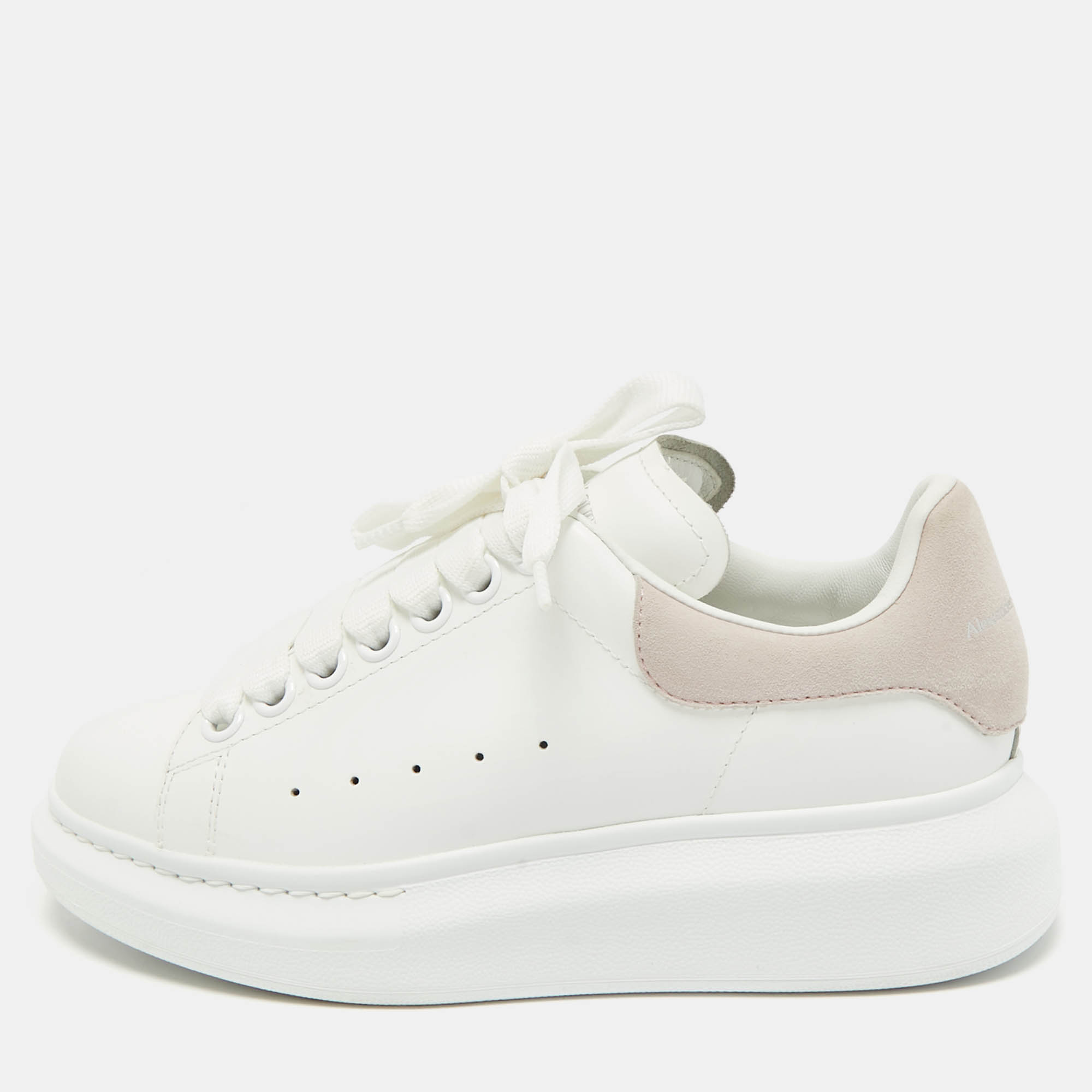 Alexander McQueen White/Pink Leather and Suede Larry Low Top Sneakers Size
Alexander McQueen White/Pink Leather and Suede Larry Low Top Sneakers Size