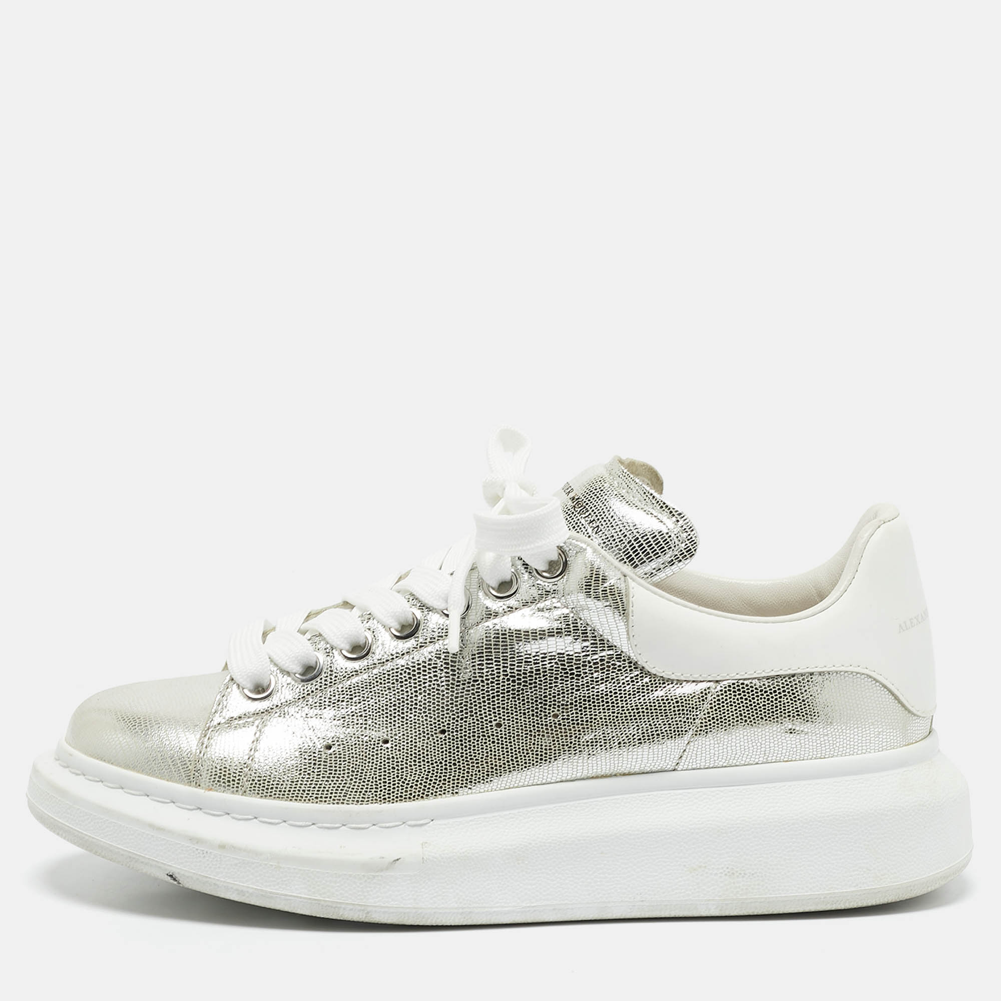 Alexander McQueen Silver Leather Oversized Lace Up Sneakers Size
Alexander McQueen Silver Leather Oversized Lace Up Sneakers Size