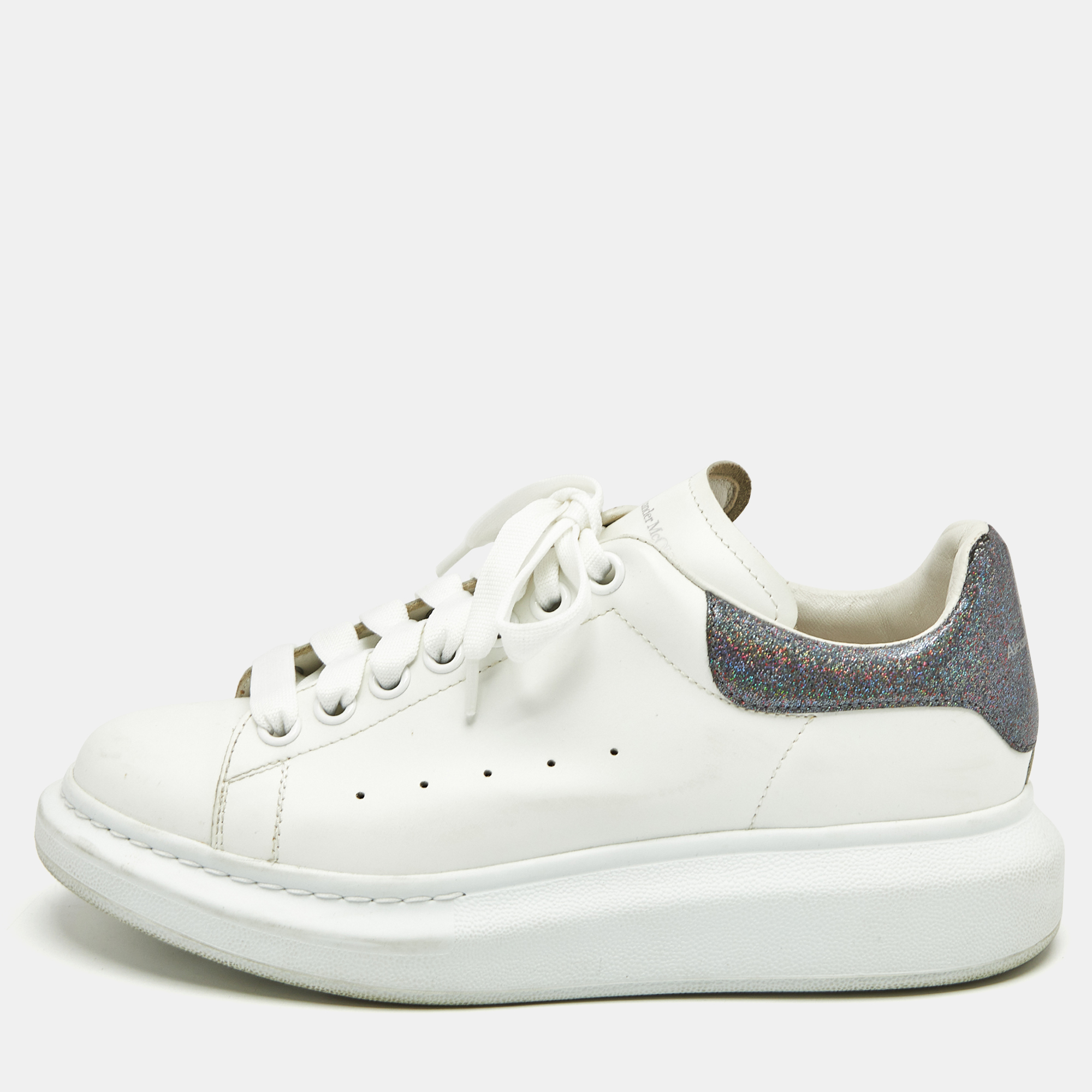 Alexander McQueen White Leather and Glitter Oversized Low Top Sneakers Size
Alexander McQueen White Leather and Glitter Oversized Low Top Sneakers Size