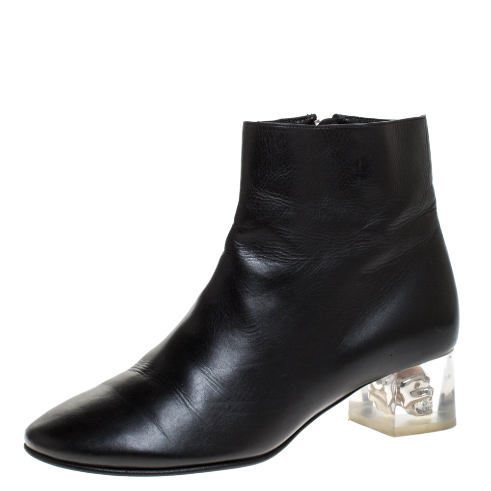 Image of Alexander McQueen Black Leather Skull Ankle Boots Size