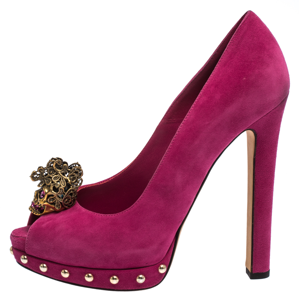 Alexander McQueen Magenta Suede Skull Embellished Peep Toe Pumps Size, Pink
Alexander McQueen Magenta Suede Skull Embellished Peep Toe Pumps Size, Pink