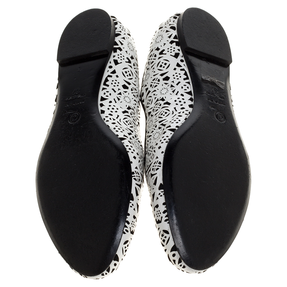 Alexander McQueen Monochrome Laser Cut Patent Leather Smoking Slippers Size 37