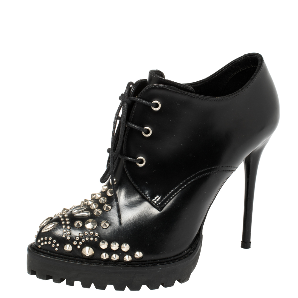 Image of Alexander McQueen Black Leather Studded Ankle Boots Size