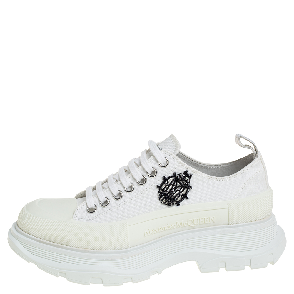 

Alexander McQueen White Canvas Tread Low Top Sneakers Size