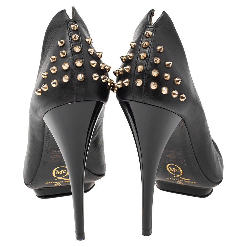 Alexander McQueen Black Leather Spike Pointed Toe Pumps Size 39