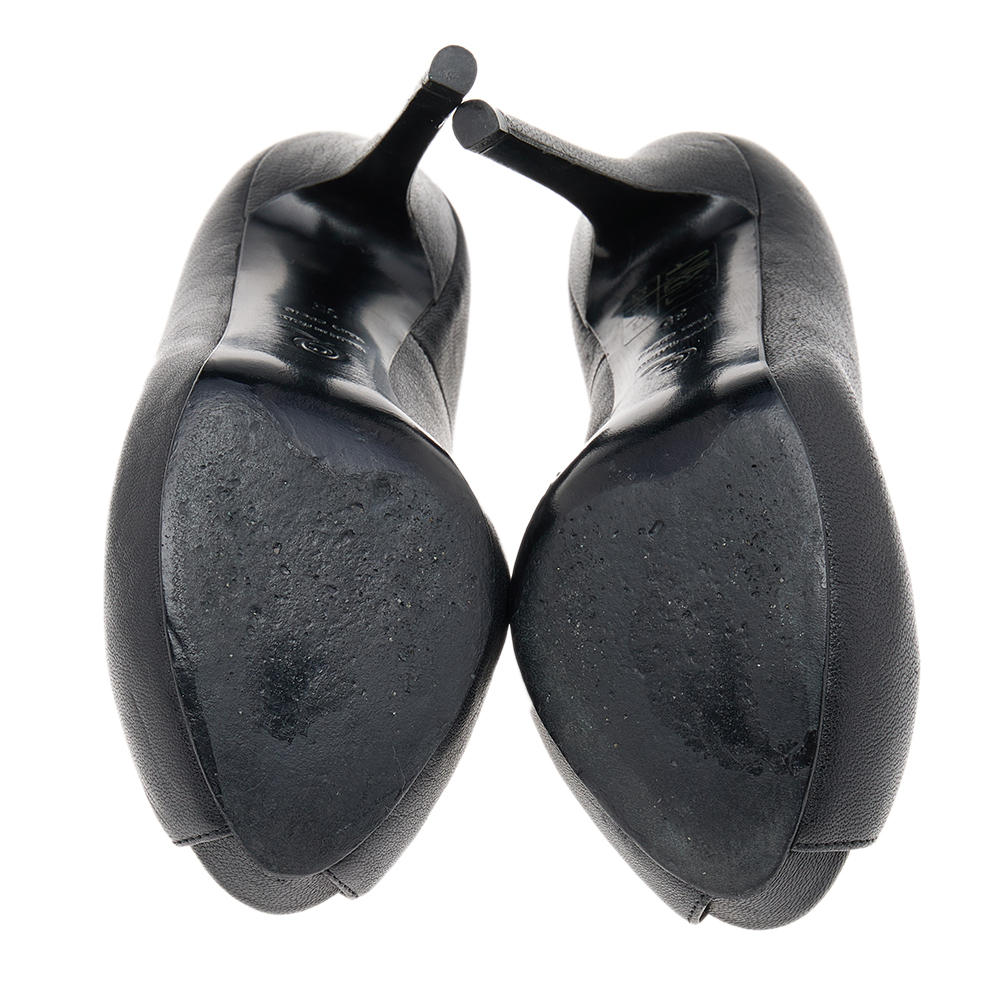 Alexander McQueen Black Leather Crystal Embellished Skull Peep Toe Pumps Size 35