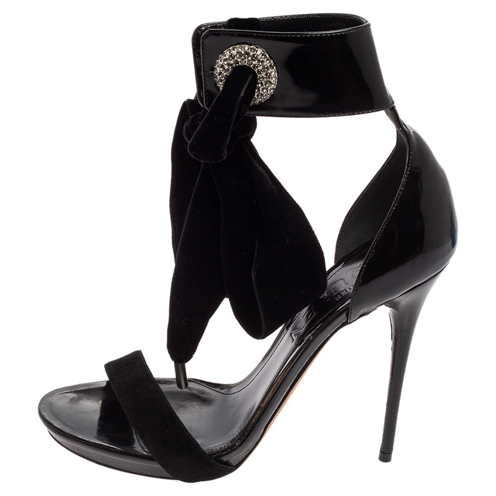Alexander McQueen Black Patent Leather, Suede and Velvet Bow Ankle Sandals Size
Alexander McQueen Black Patent Leather, Suede and Velvet Bow Ankle Sandals Size