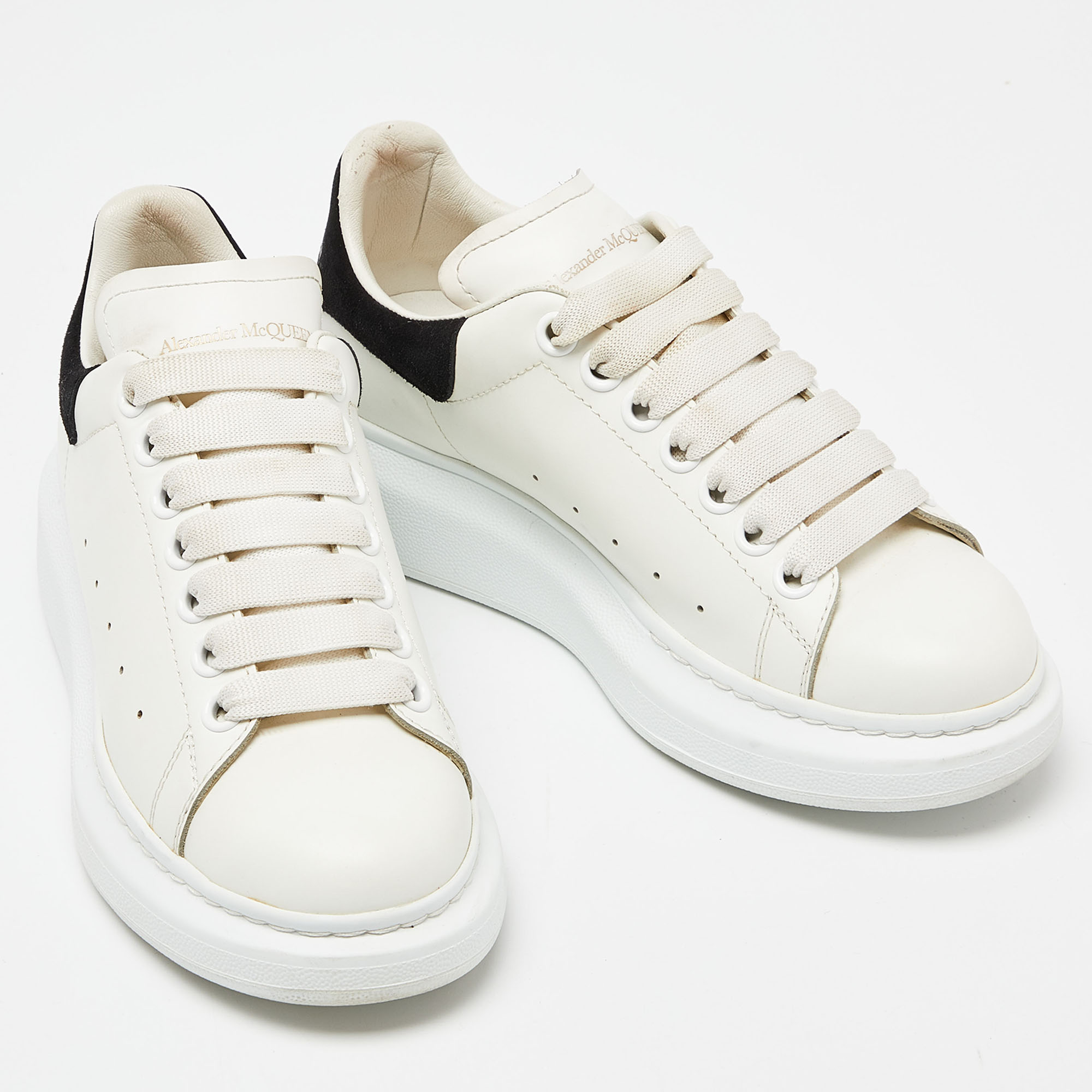 Alexander McQueen White/Black Leather And Suede Oversized Low Top Sneakers Size 36