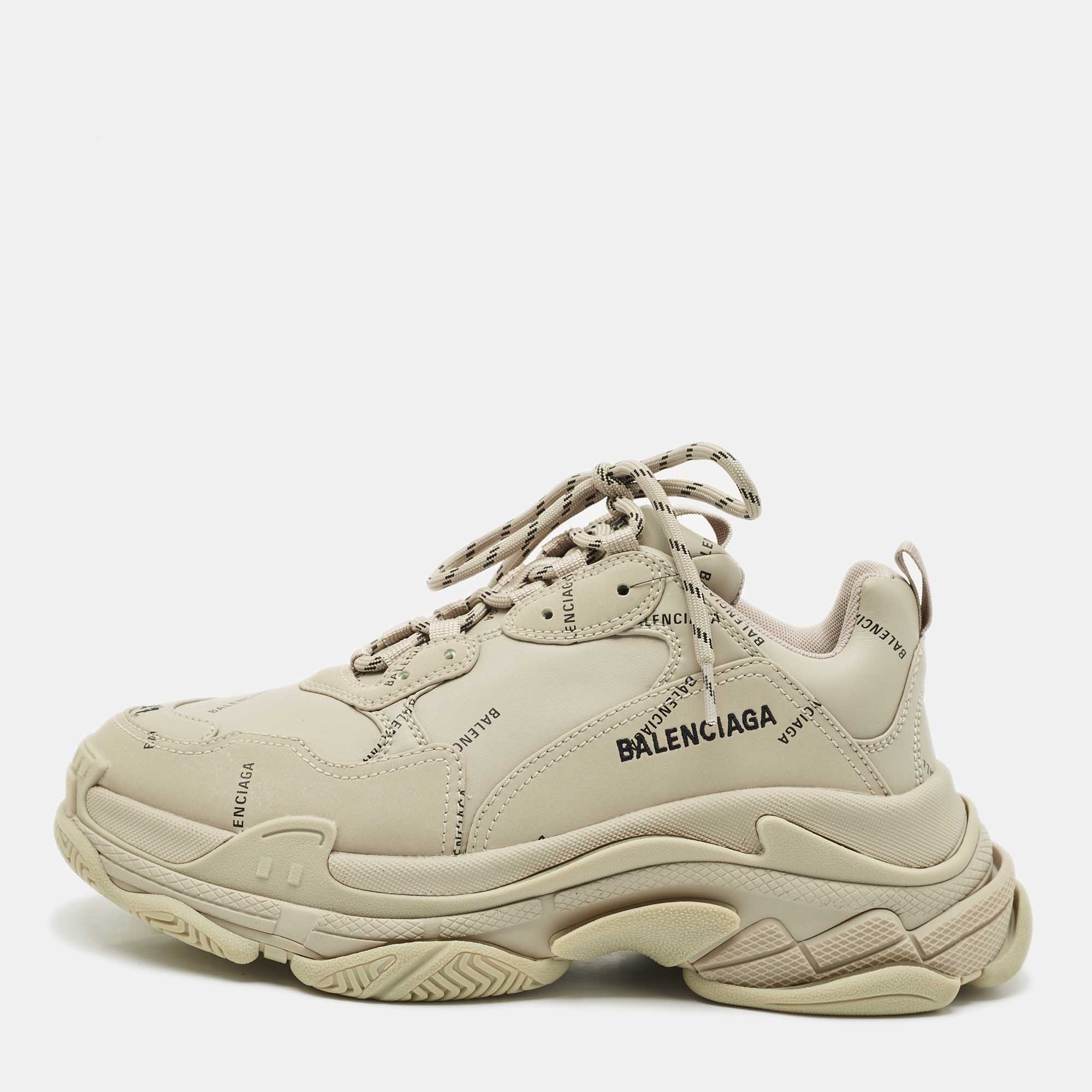 Balenciaga Grey Faux Leather Allover Logo Triple S Sneakers Size
Balenciaga Grey Faux Leather Allover Logo Triple S Sneakers Size