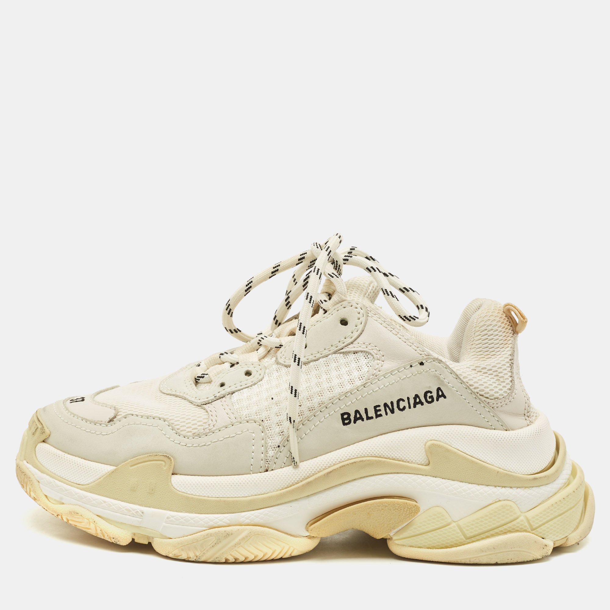 Balenciaga Grey Mesh and Nubuck Leather Triple S Clear Low Top Sneakers Size
Balenciaga Grey Mesh and Nubuck Leather Triple S Clear Low Top Sneakers Size