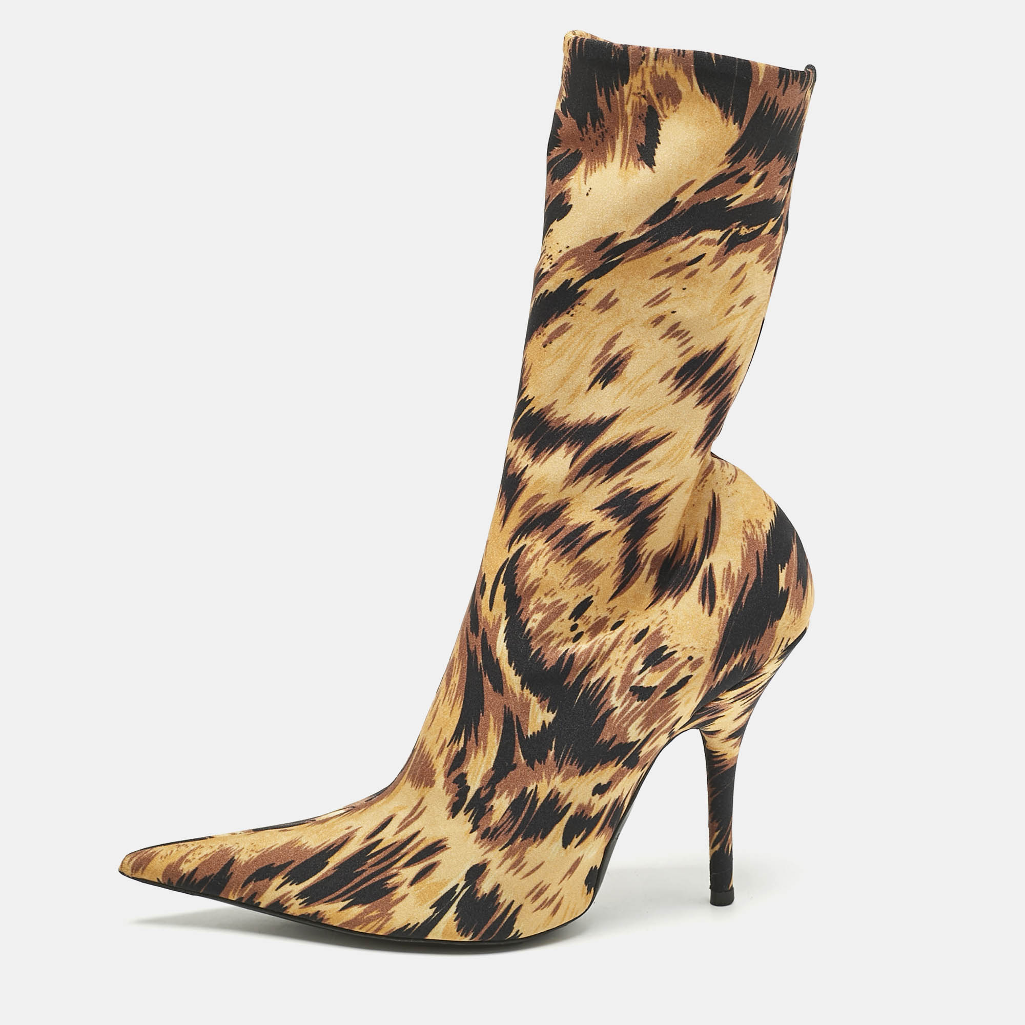 Balenciaga Brown/Black Animal Print Stretch Fabric Knife Ankle Length Boots Size
Balenciaga Brown/Black Animal Print Stretch Fabric Knife Ankle Length Boots Size