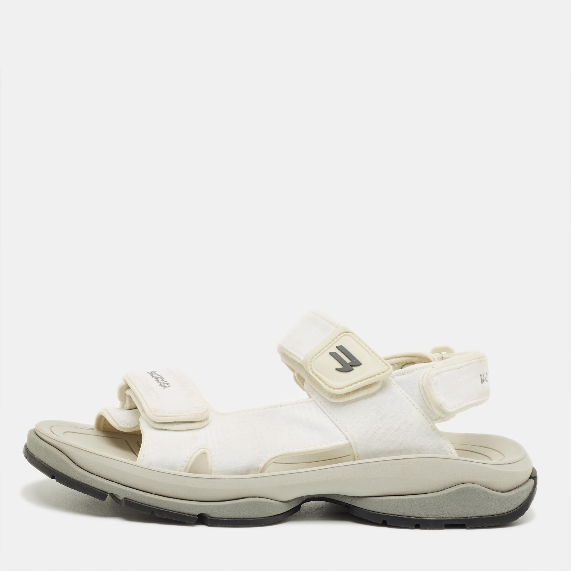 Balenciaga White Fabric Touristic Flat Sandals Size
Balenciaga White Fabric Touristic Flat Sandals Size