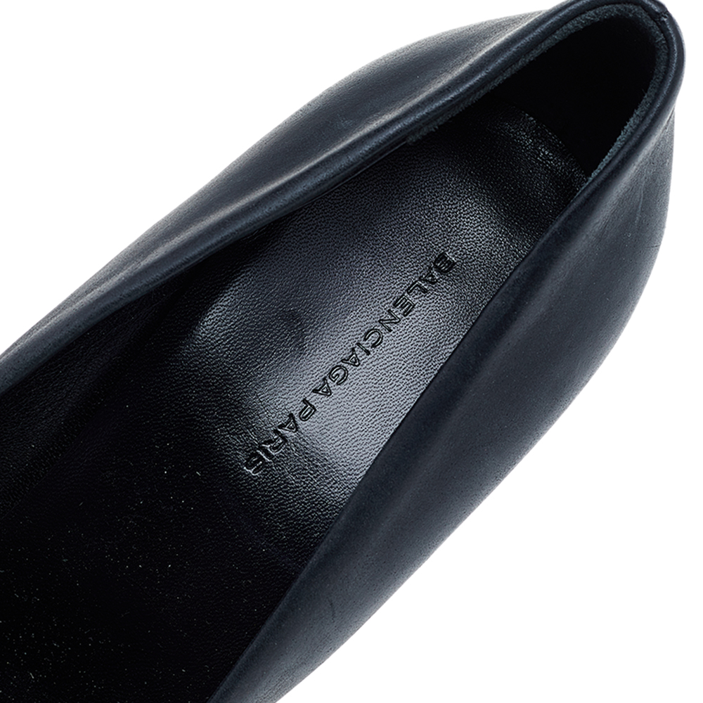 Balenciaga Black/Beige Leather Pumps Size 38.5