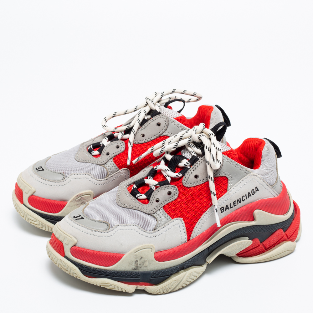 Balenciaga Grey/Red Leather, Mesh And Nubuck Triple S Trainer Sneakers Size
Balenciaga Grey/Red Leather, Mesh And Nubuck Triple S Trainer Sneakers Size