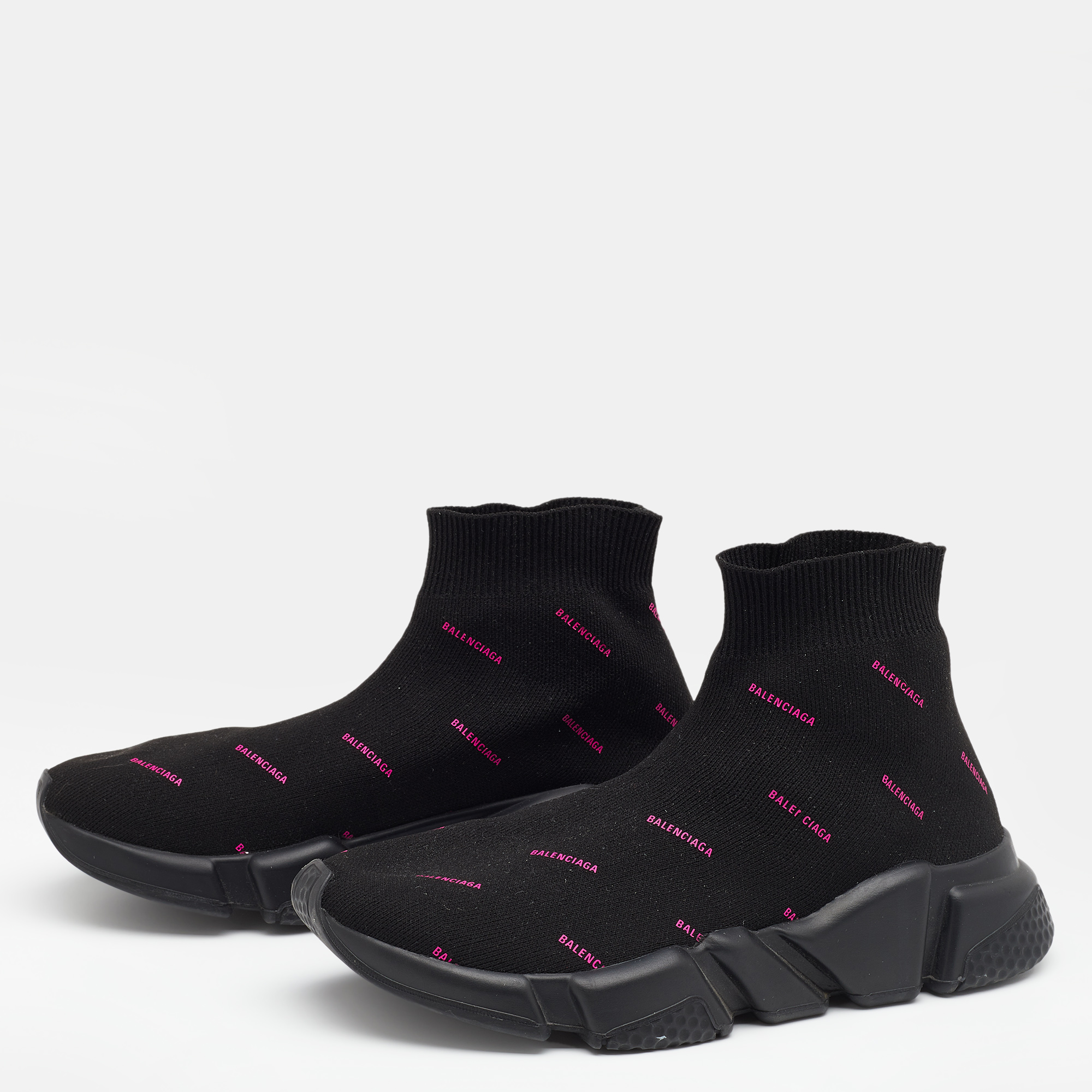 Balenciaga Black/Pink Logo Print Knit Fabric Speed Trainer High Top Sneakers Size
Balenciaga Black/Pink Logo Print Knit Fabric Speed Trainer High Top Sneakers Size
