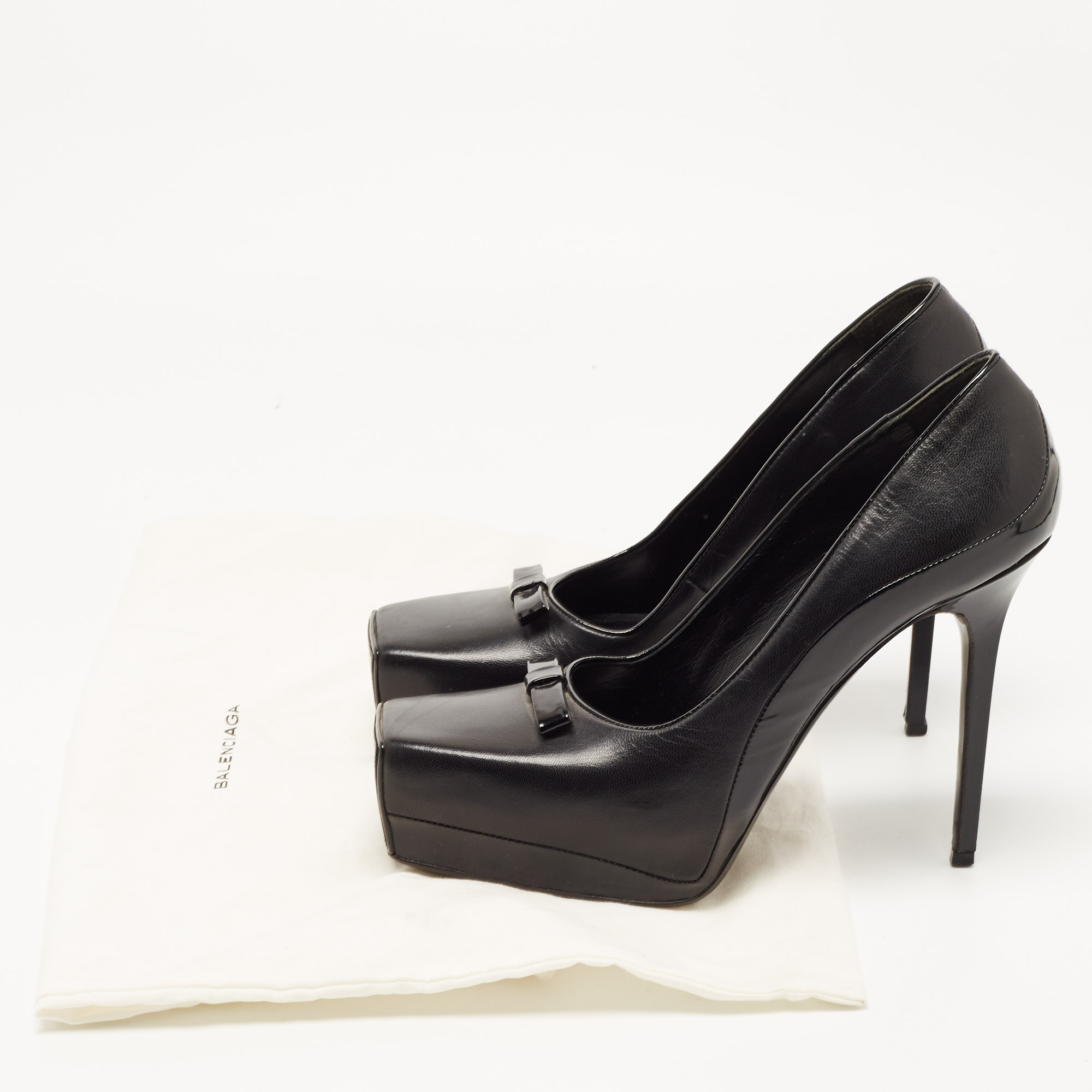 Balenciaga Black Patent And Leather Bow Pumps Size 38.5