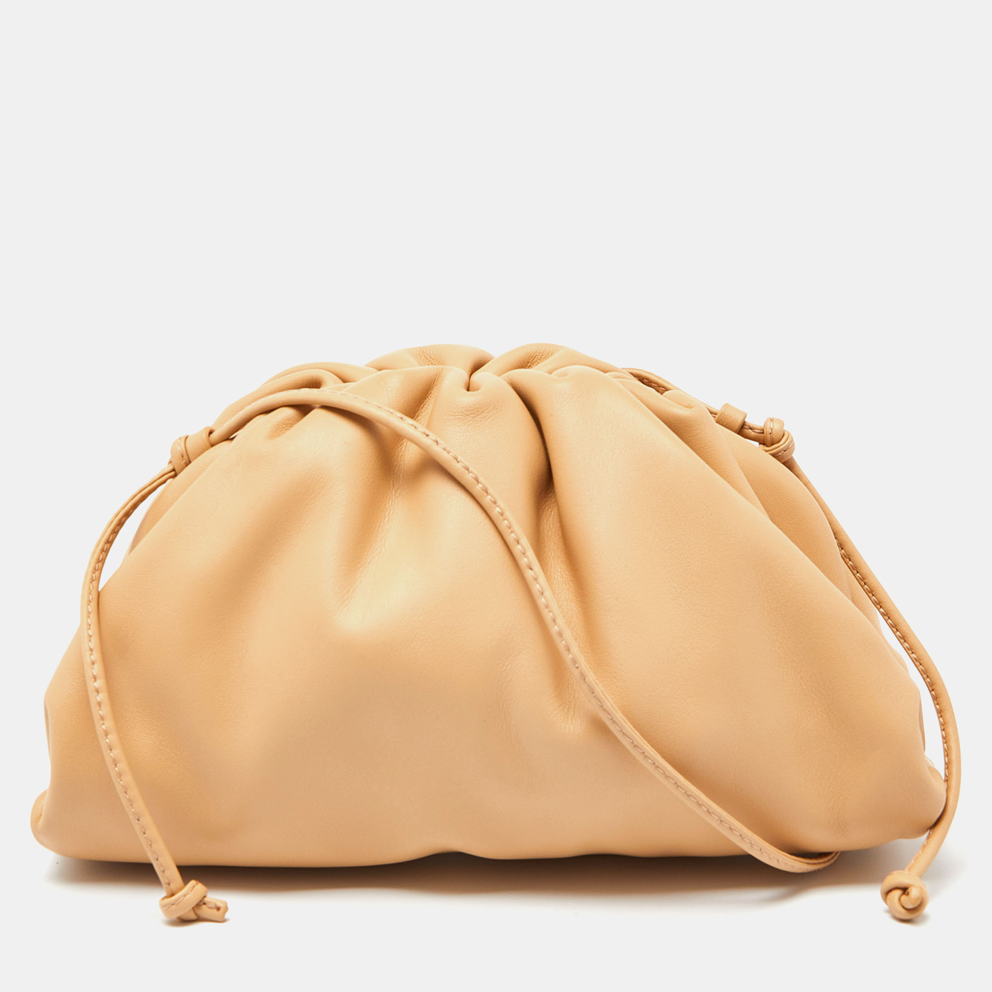 Bottega veneta beige leather mini the pouch bag
