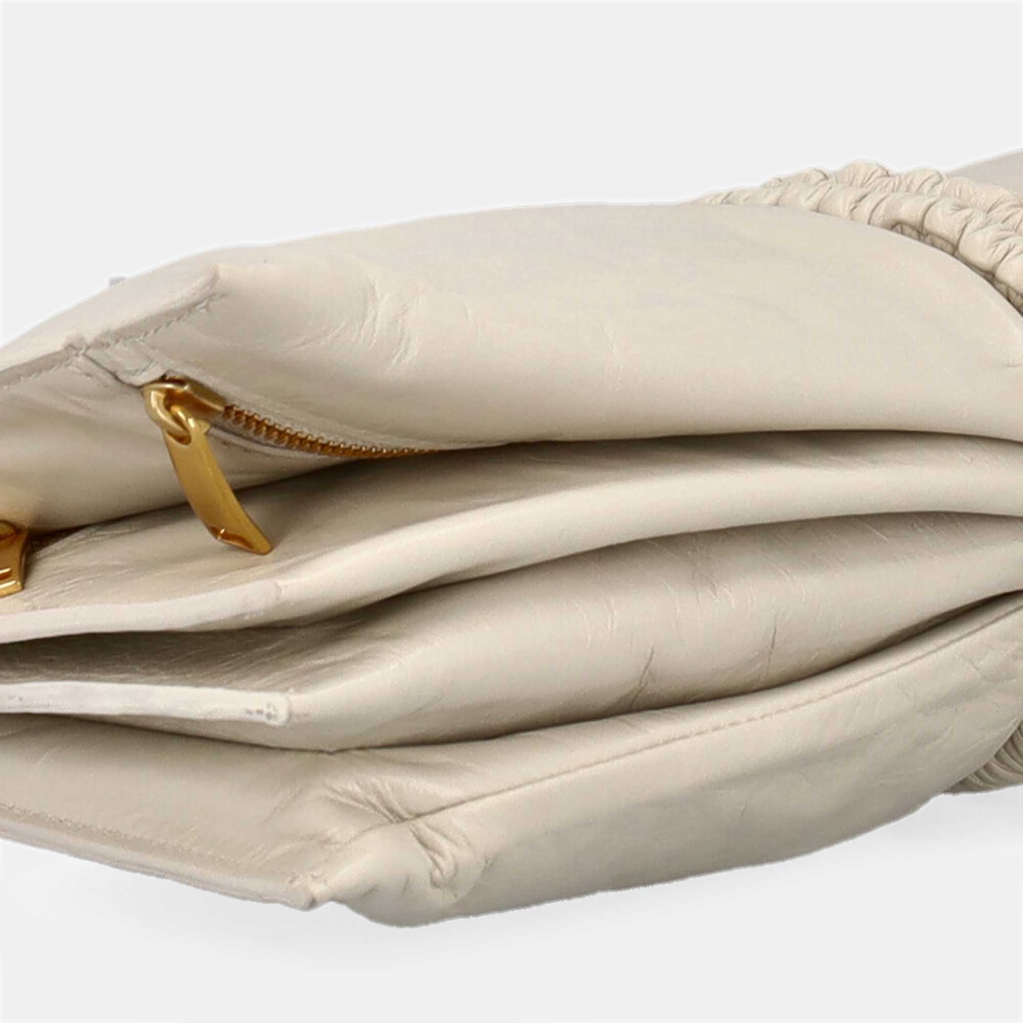 Bottega Veneta Women's Leather Clutch Bag - Grey - One Size