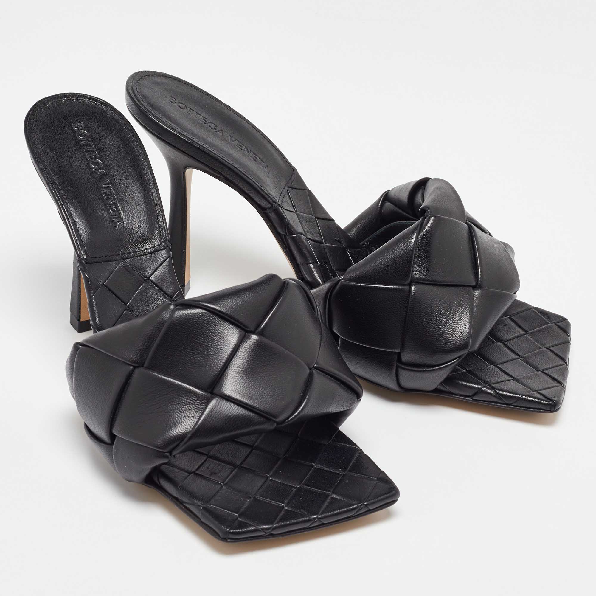 Bottega Veneta Black Woven Leather Lido Slide Sandals Size 37.5