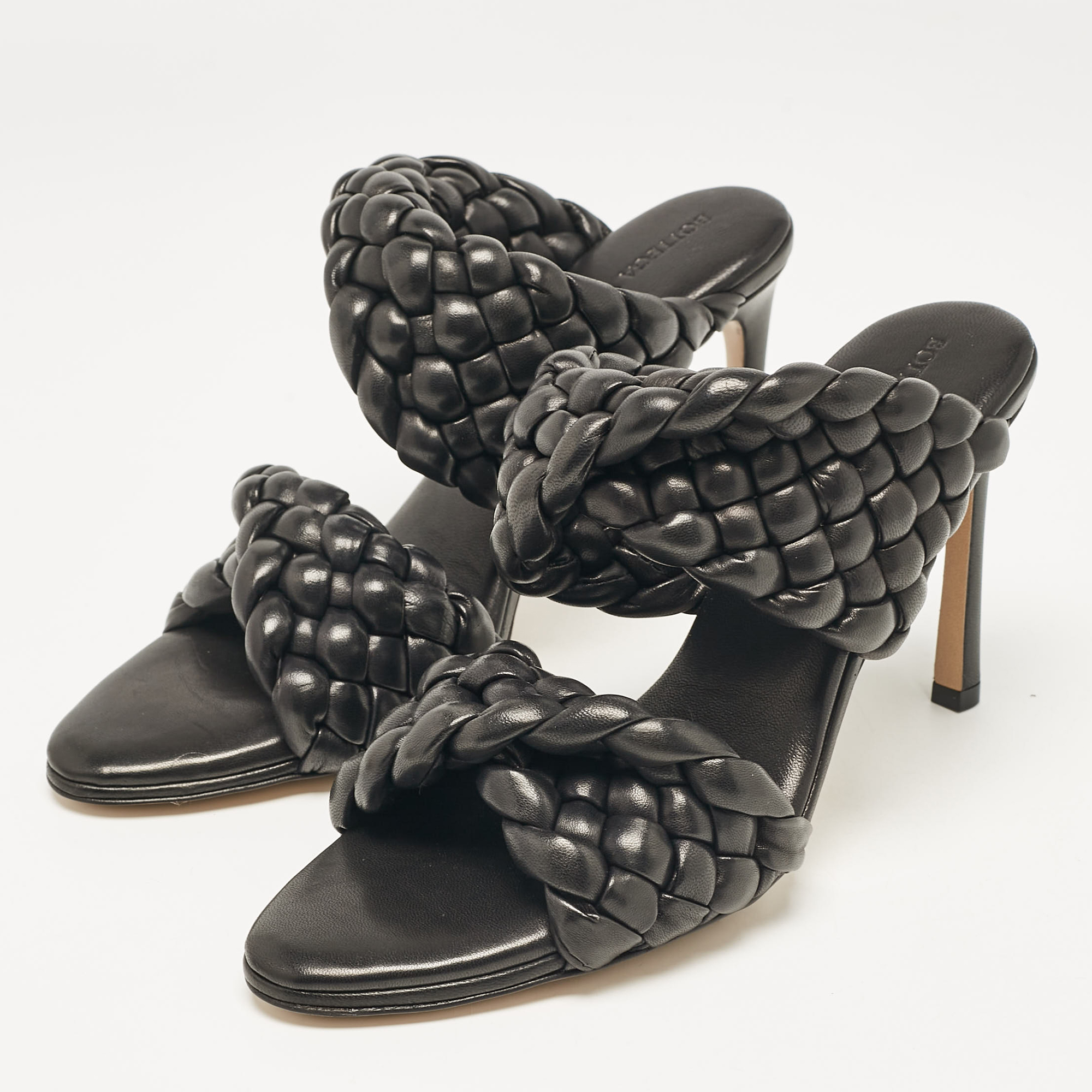 Bottega Veneta Black Leather Intrecciato Slide Sandals Size 38.5