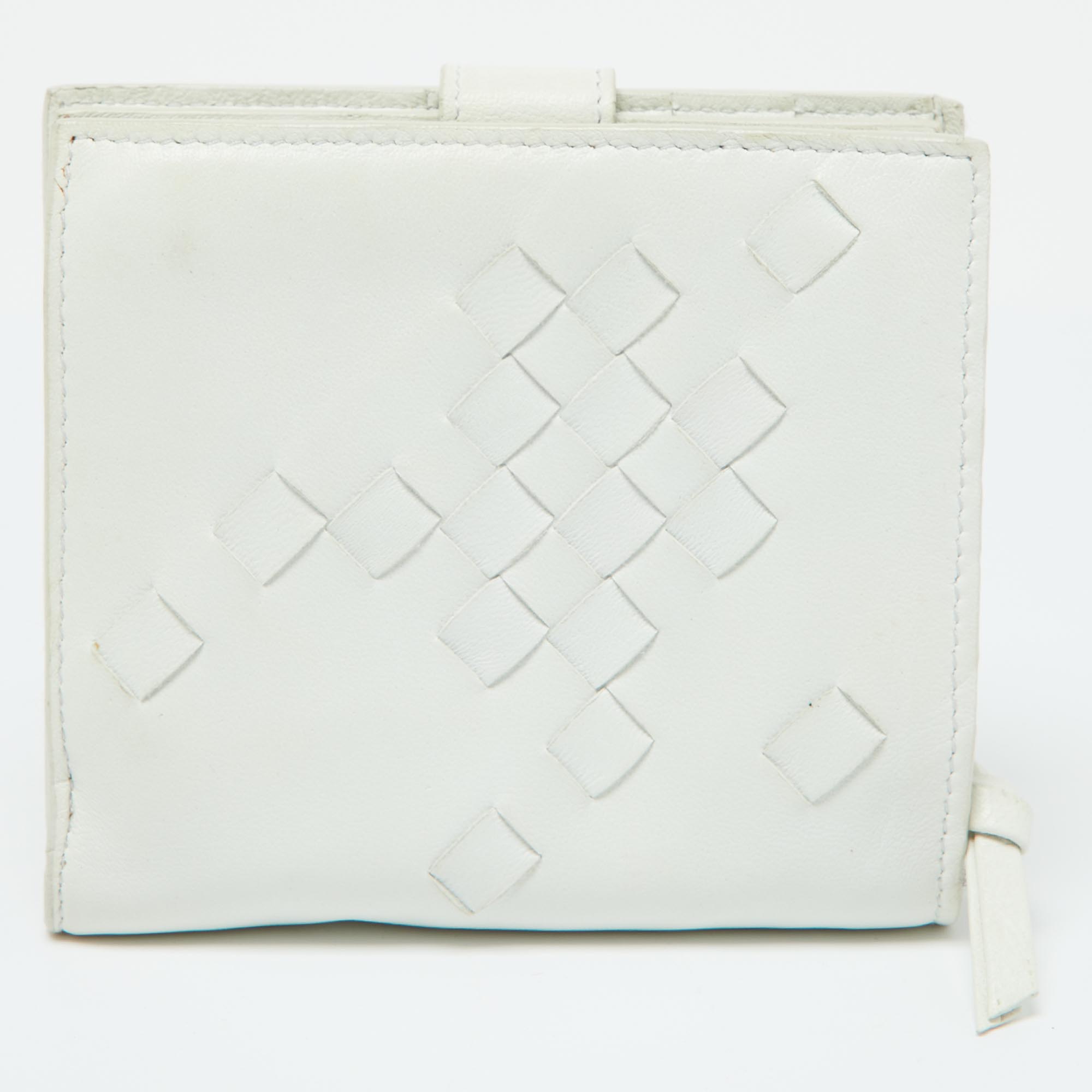 Bottega Veneta Off White Intrecciato Leather Compact Wallet