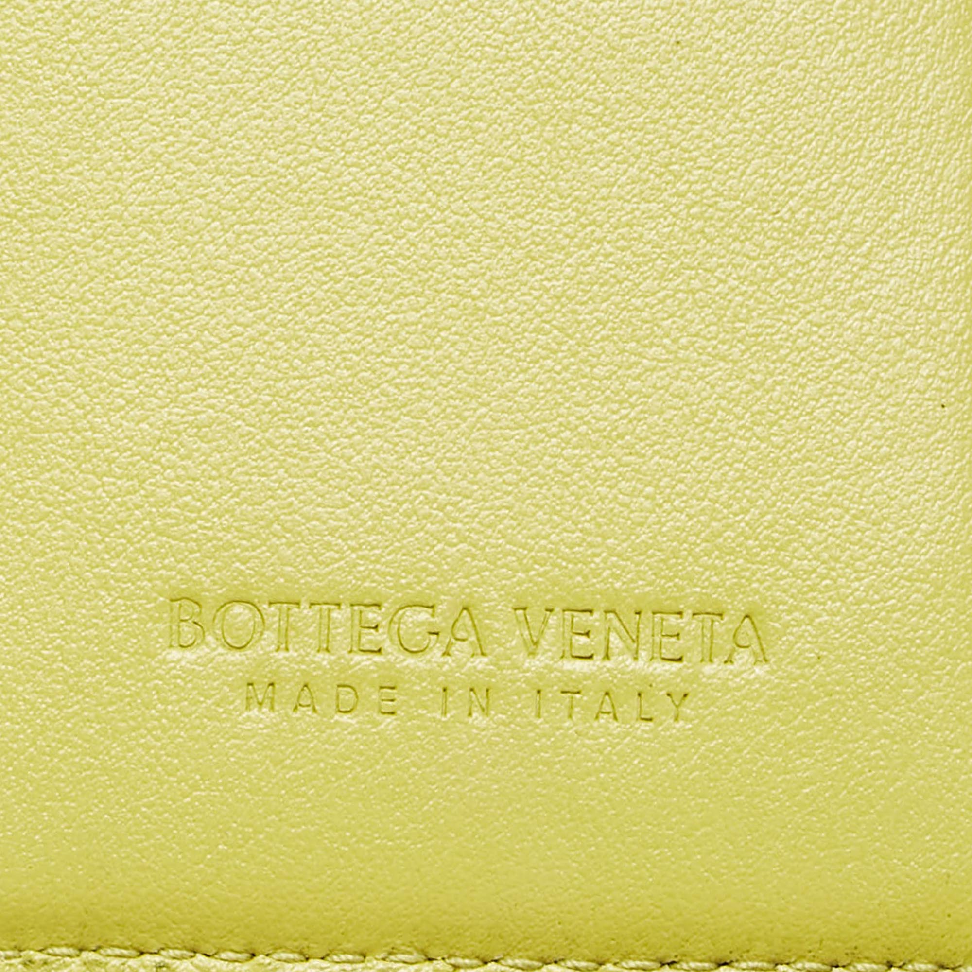 Bottega Veneta Green Intrecciato Leather Cassette Zip Around Wallet