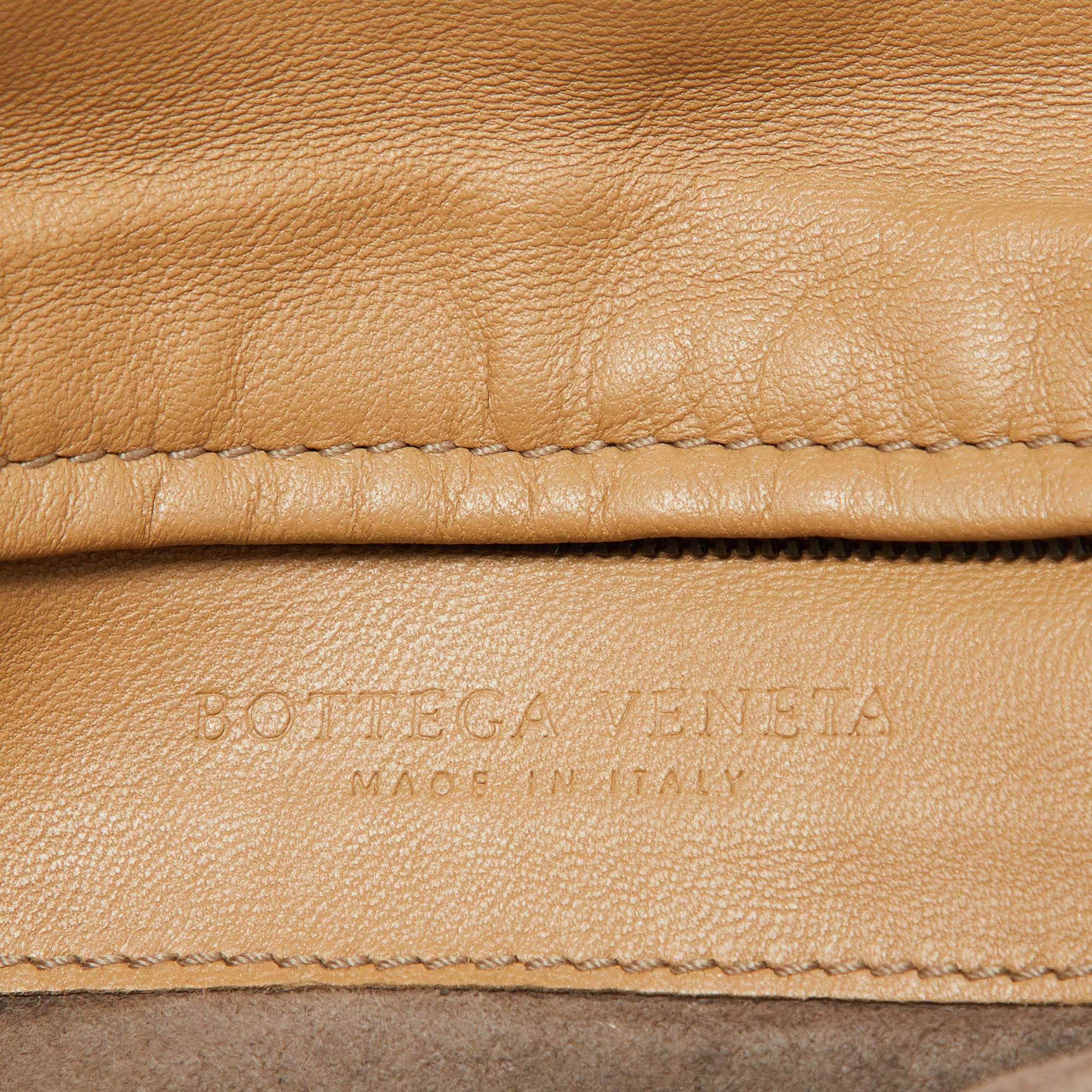 Bottega Veneta Beige Intrecciato Leather Twist Lock Flap Clutch