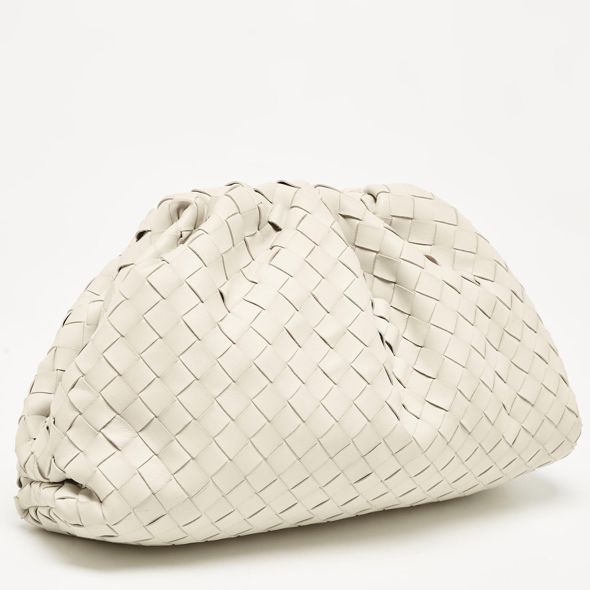 Bottega Veneta Off White Intrecciato Leather Classic The Pouch Clutch